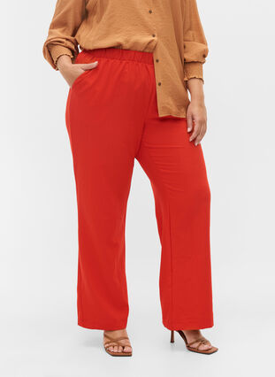 Leveälahkeiset housut taskuilla, Fiery Red, Model image number 2