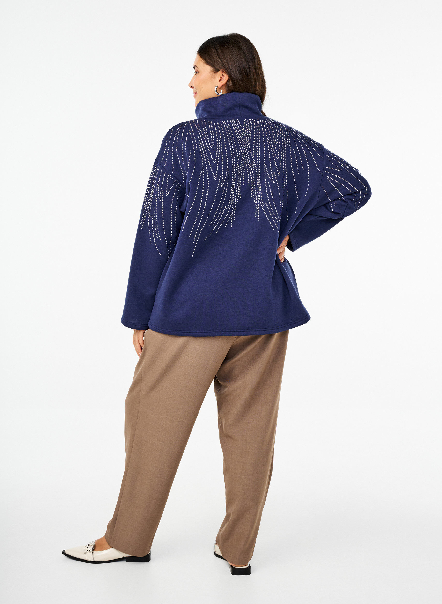 Zizzi Korkeavy&ouml;t&auml;r&ouml;iset housut r&ouml;yhel&ouml;ill&auml; ja solmuvy&ouml;ll&auml;, Walnut Melange, Model image number 1