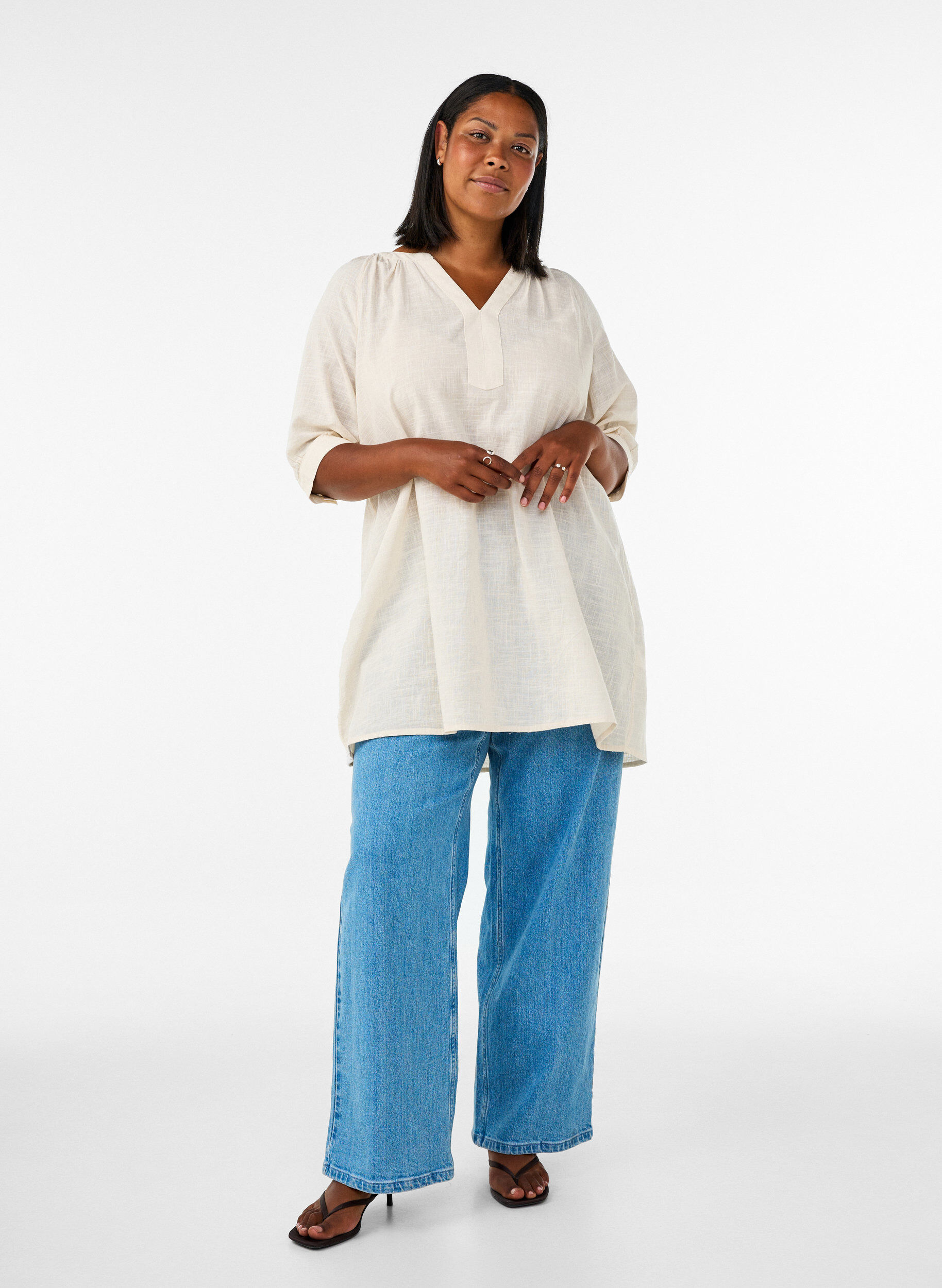 ZizziPuuvillatunika V-p&auml;&auml;ntiell&auml;, Vanilja, Model image number 1