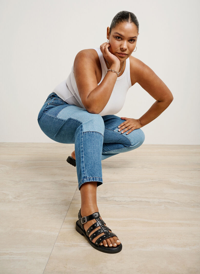 Leveälestiset nastakoristeiset sandaalit, Musta, Image image number 0