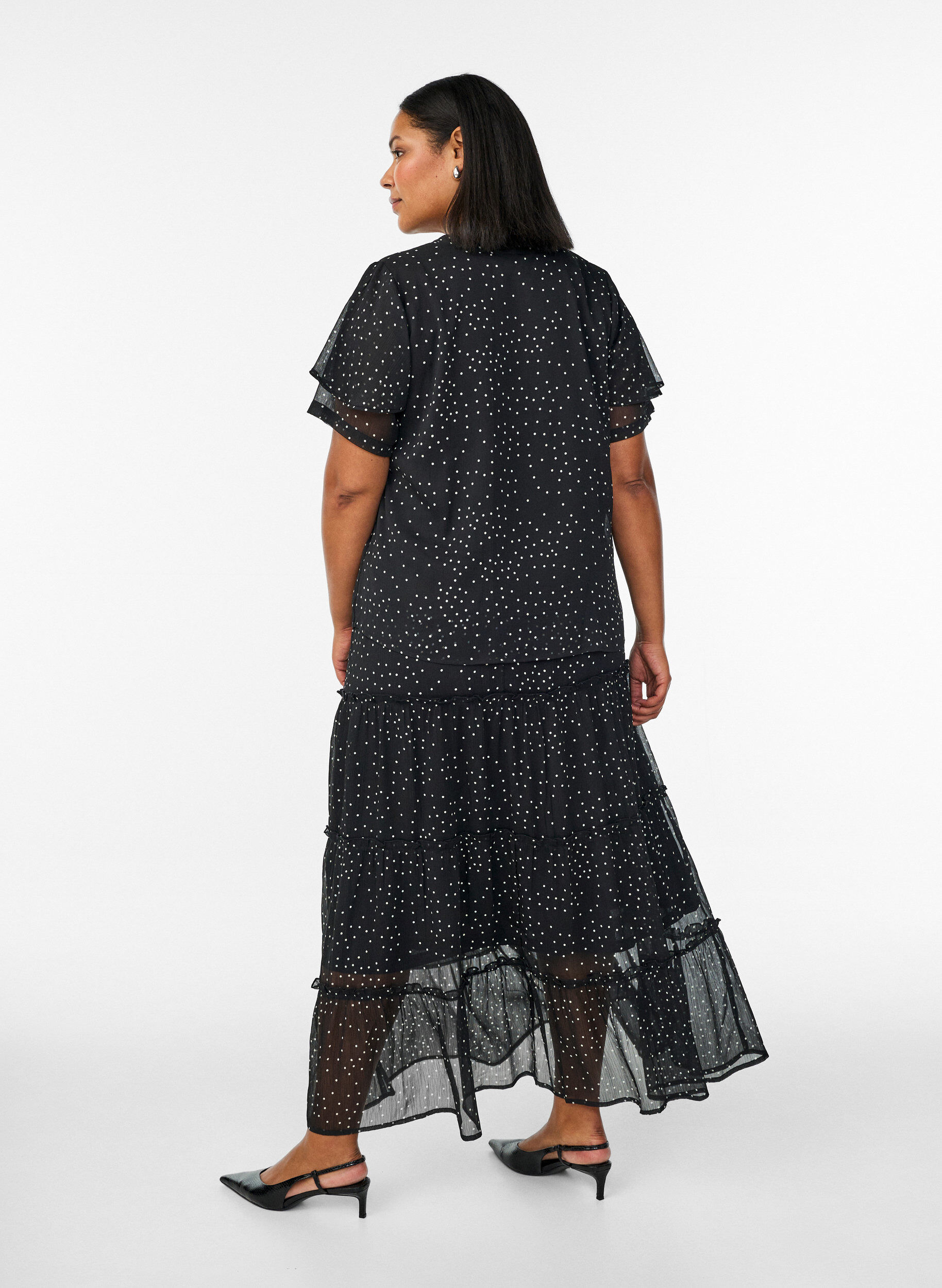 Zizzi Pitk&auml; A-linjainen sifonkihame pilkuilla, Musta, Model image number 1