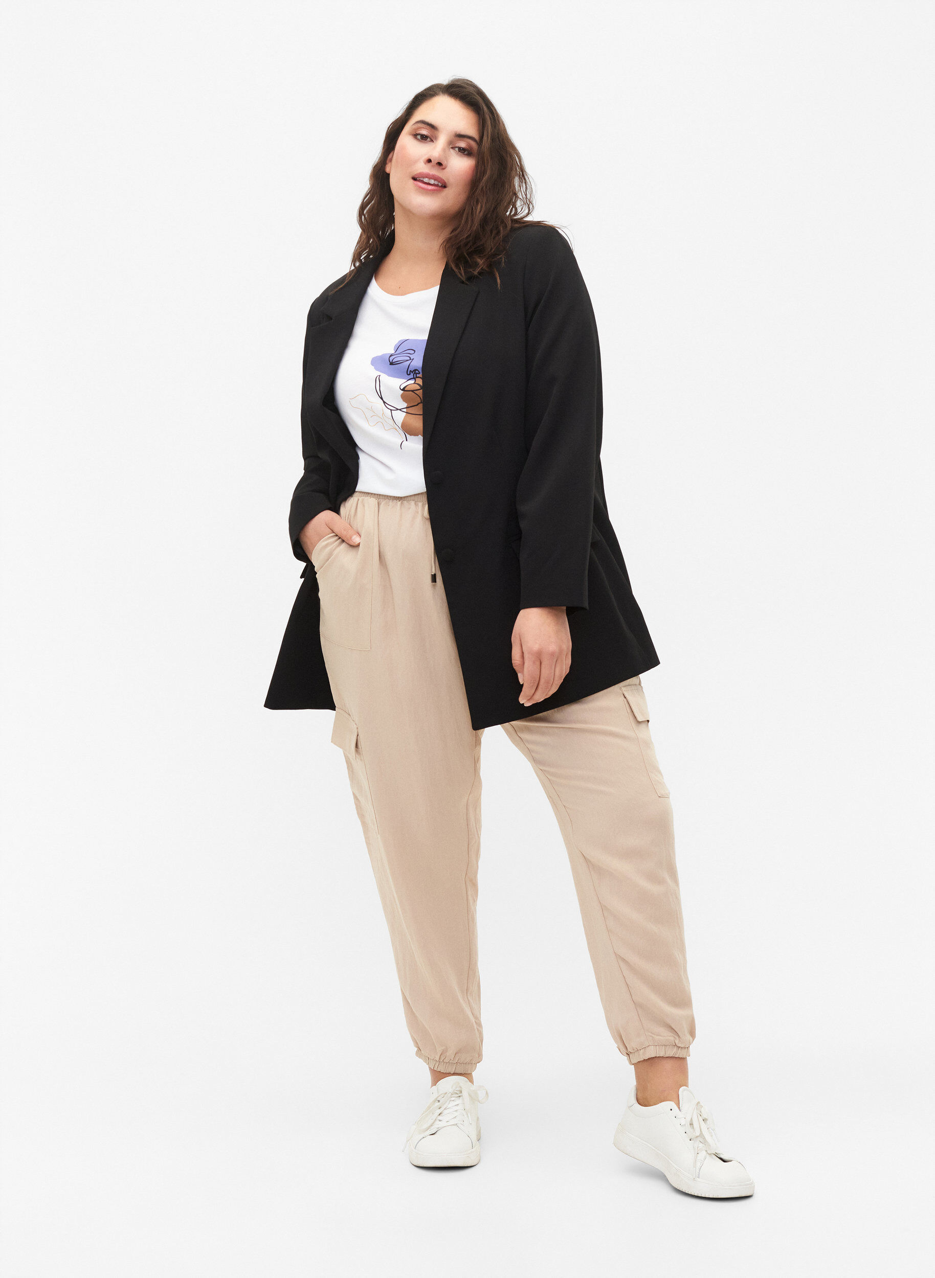 Zizzi Klassinen bleiseri napituksella, Black, Model image number 2