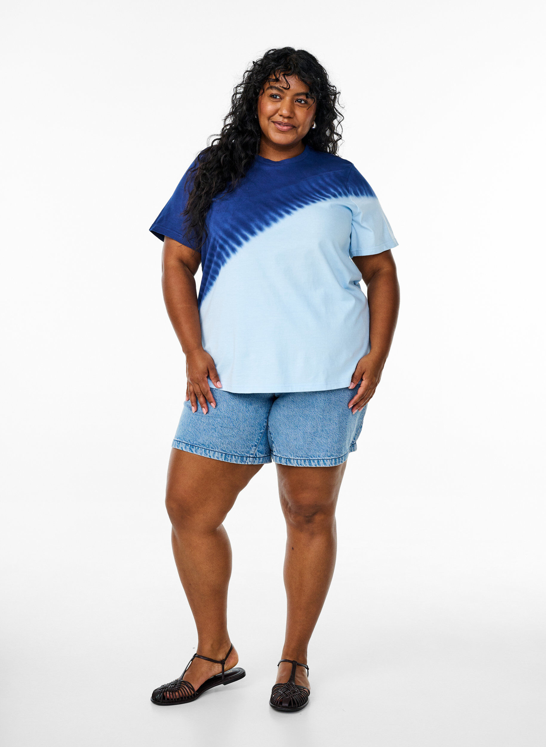 Zizzi Liukuv&auml;rj&auml;tty luomupuuvillainen T-paita, Sininen, Model image number 1