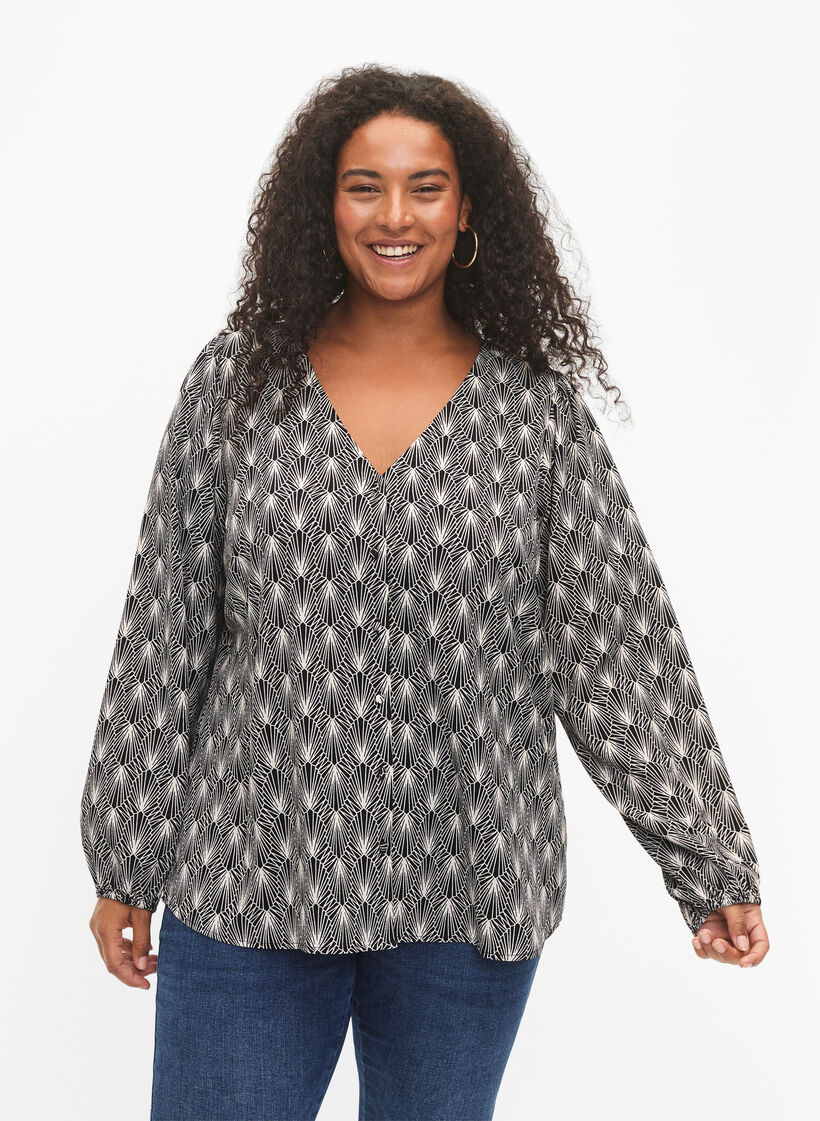 Paitapusero, jossa on v-pääntie ja kuvio, Birch Graphic AOP, Model image number 0