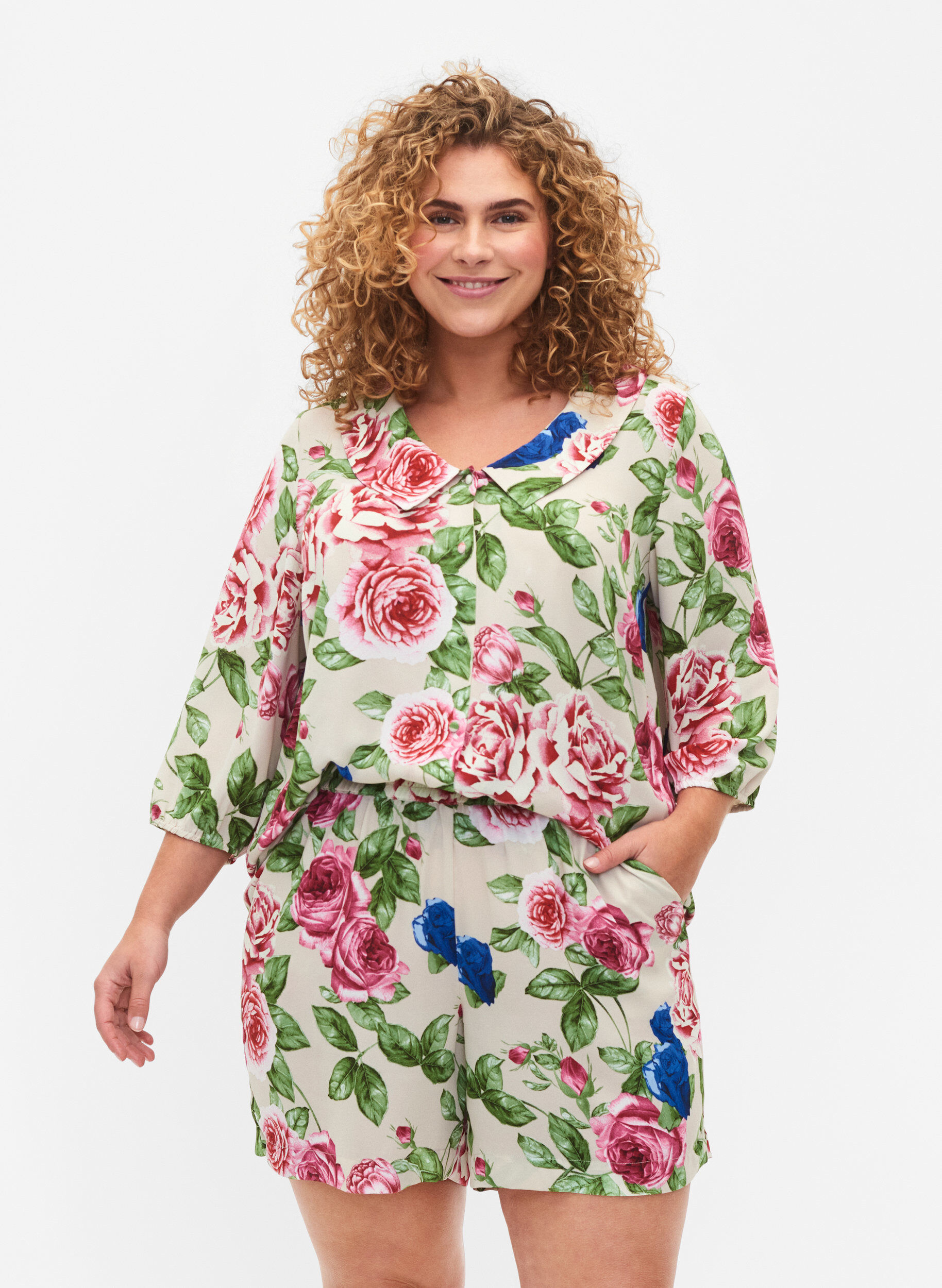 Zizzi Shortsit kukkakuosilla, Bright Flower , Model image number 0