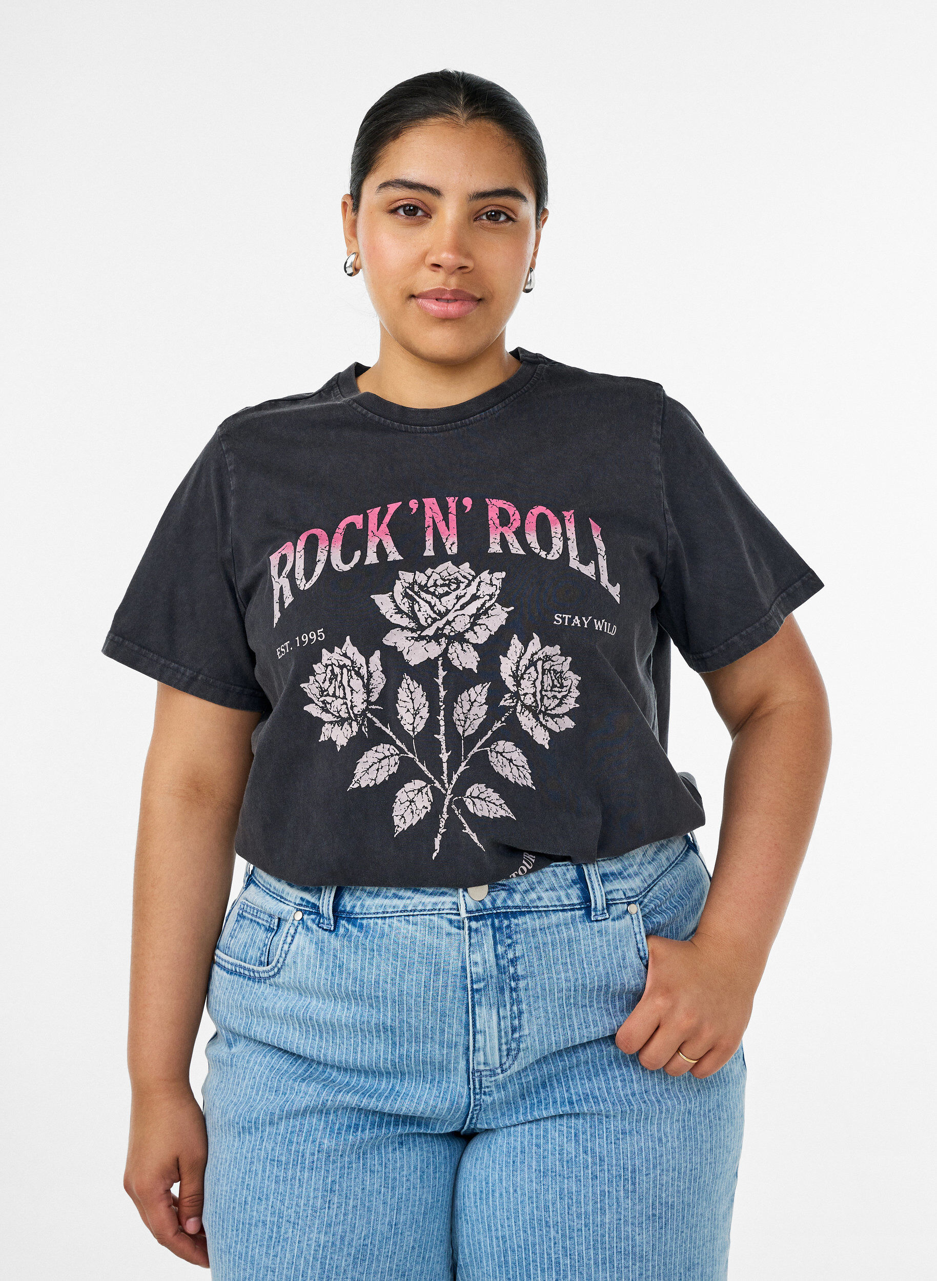 ZizziLuomupuuvillainen T-paita rockprintill&auml;, Musta, Model image number 0