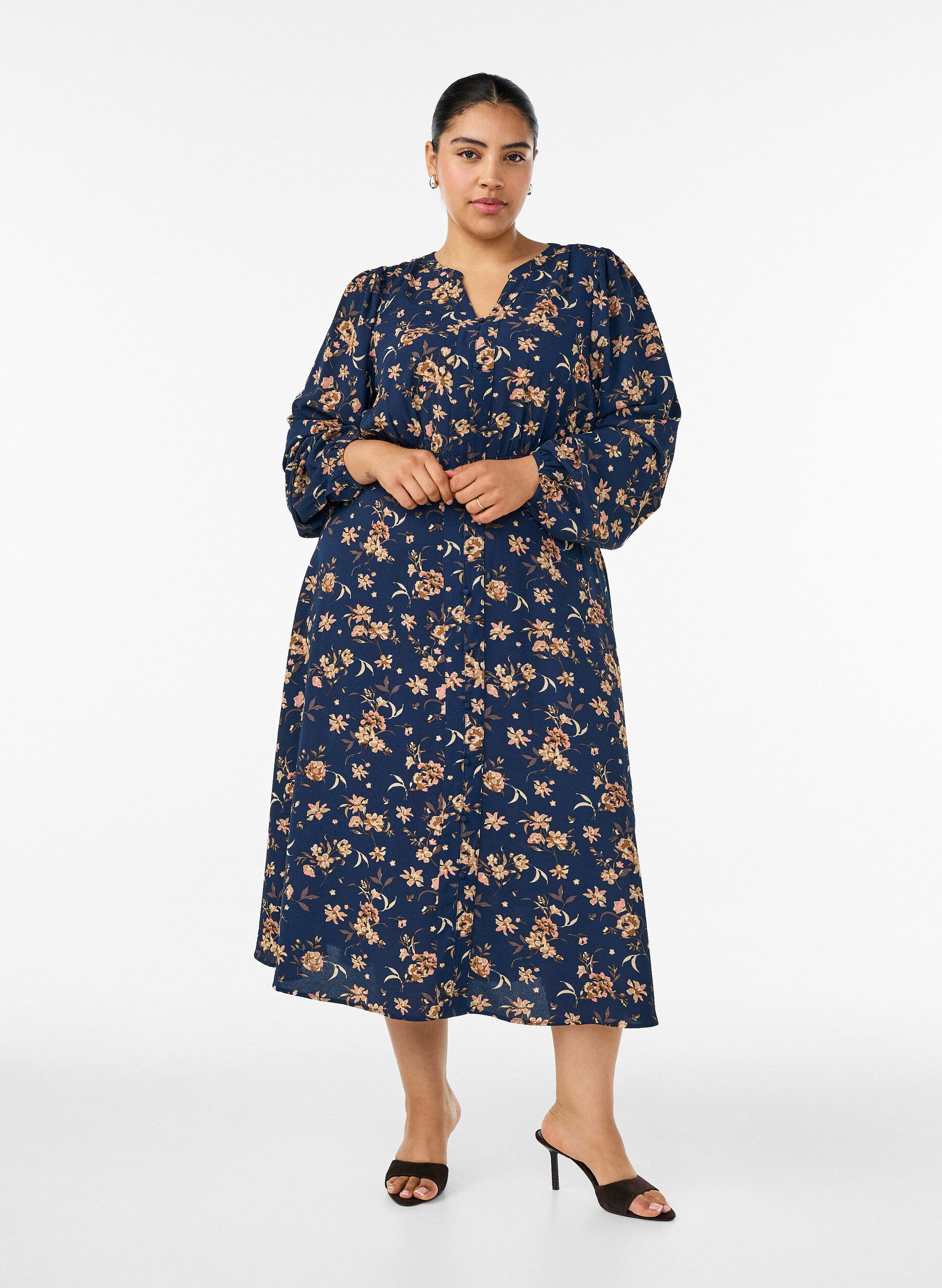 ZizziMidi-mekko smockilla ja koristeellisilla napeilla, Sininen, Model image number 0