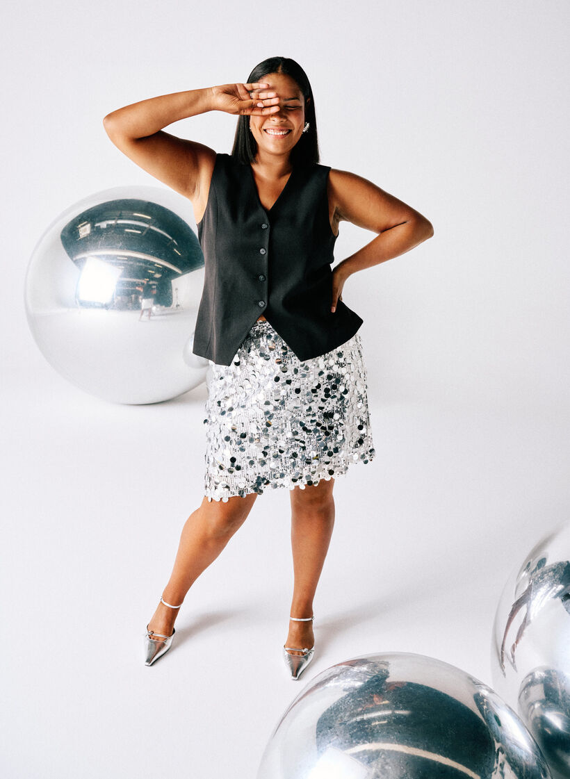 Liivi nappikiinnityksellä, Musta, Image image number 0