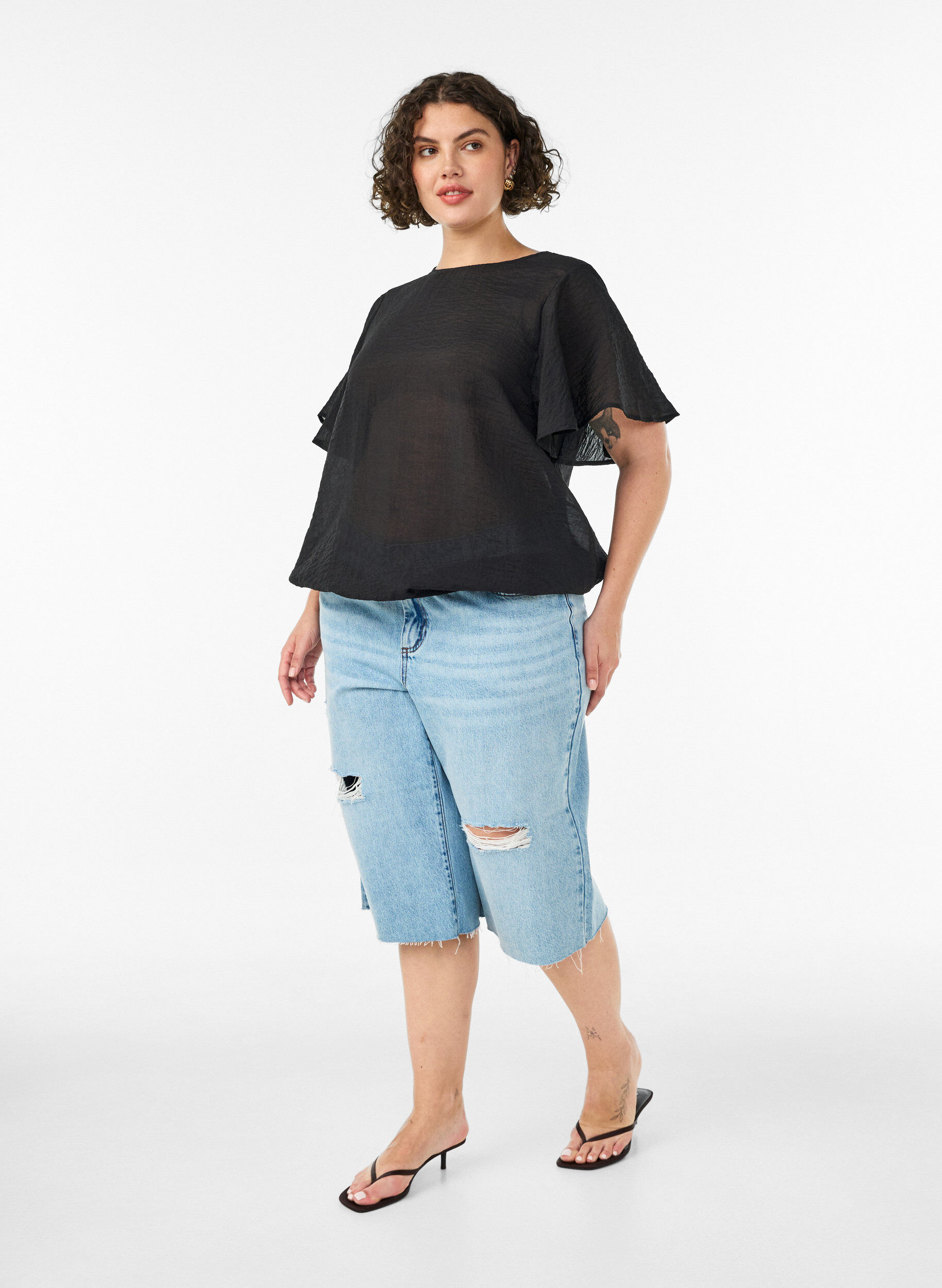 ZizziPusero pallomaisella muodolla ja siipim&auml;isill&auml; hihoilla, Musta, Model image number 1