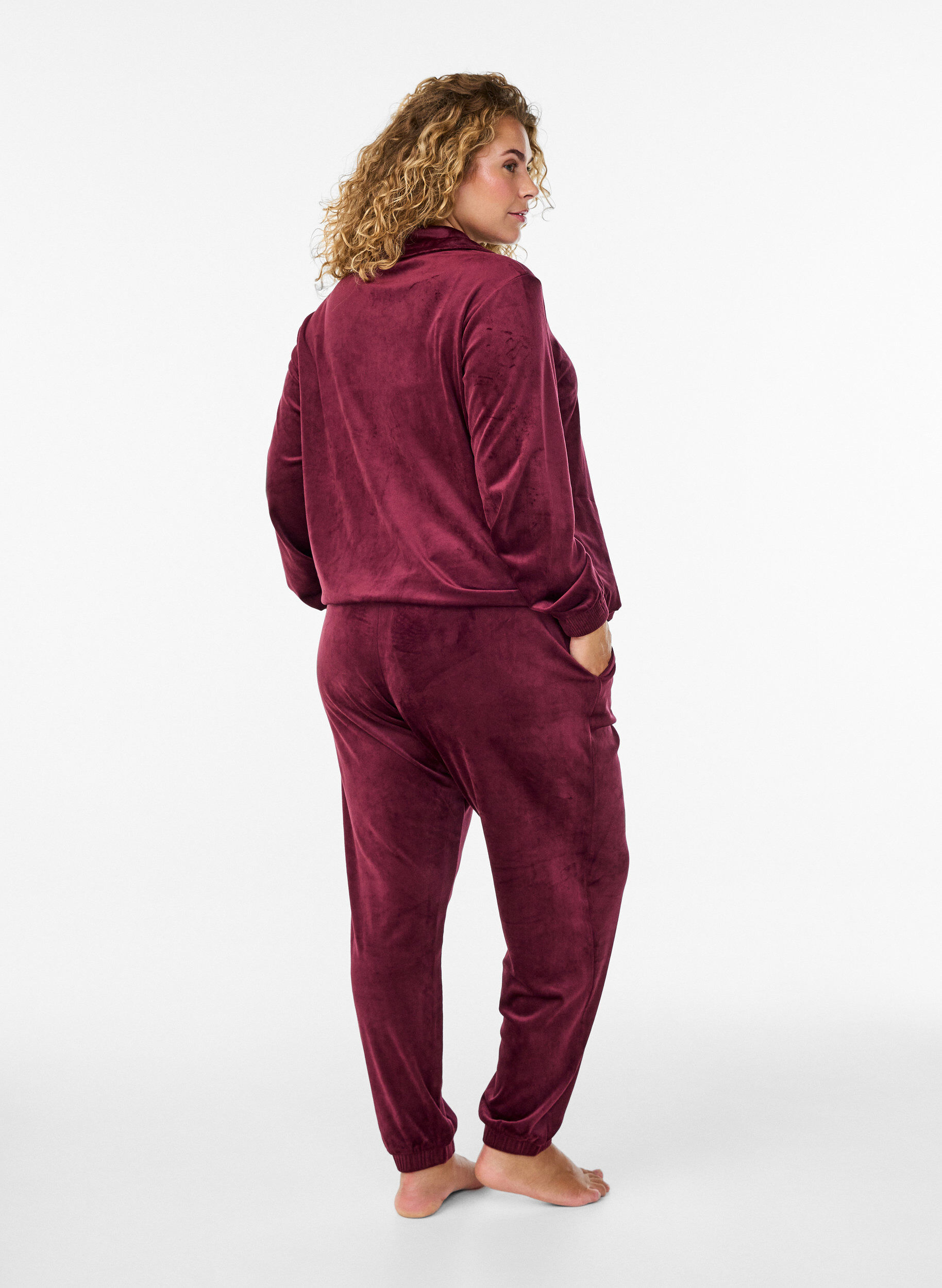 ZizziV&auml;lj&auml;t samettihousut, Punainen, Model image number 1