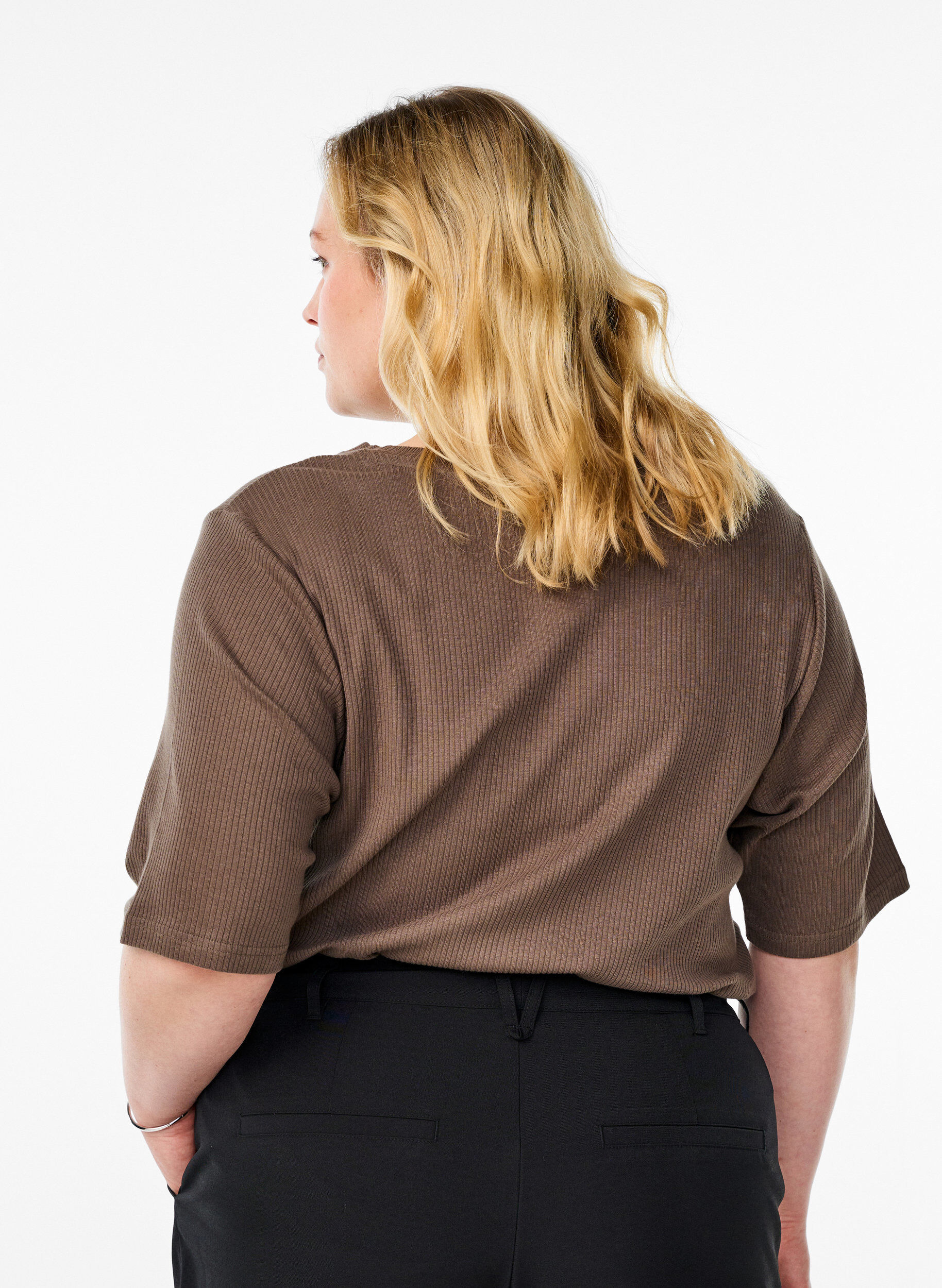 ZizziRibattu jerseypusero, jossa on lyhyet hihat, Ruskea, Model image number 2