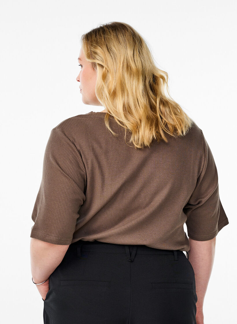 Ribattu jerseypusero, jossa on lyhyet hihat, Ruskea, Model image number 2