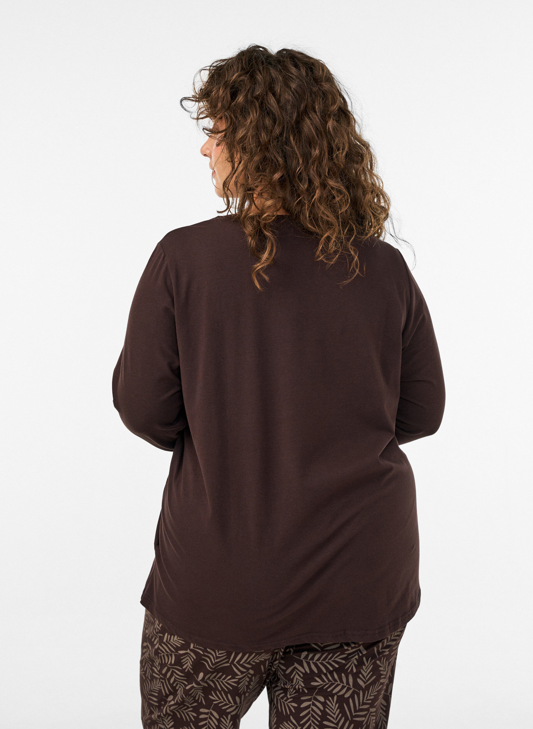 ZizziPuuvillainen pyjamapaita syd&auml;nprintill&auml;, Ruskea, Model image number 2
