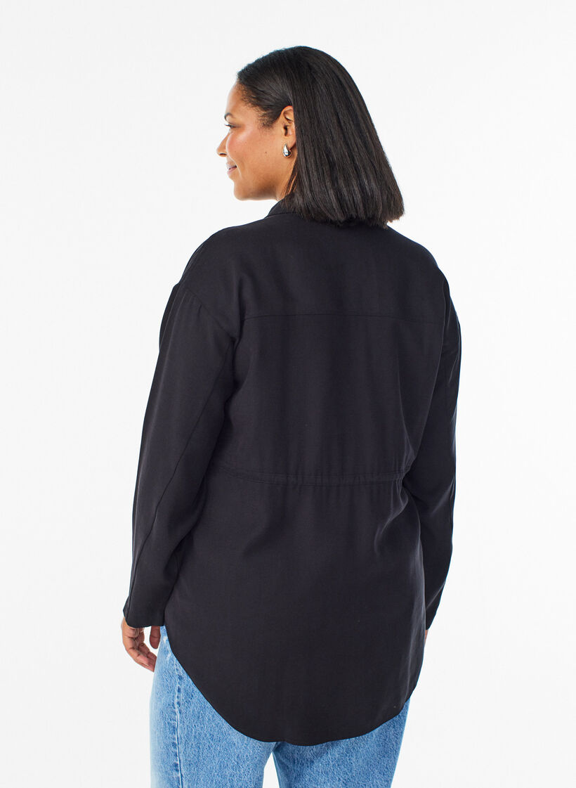 Tunika rintataskuilla ja säädettävällä vyötäröllä, Musta, Model image number 2
