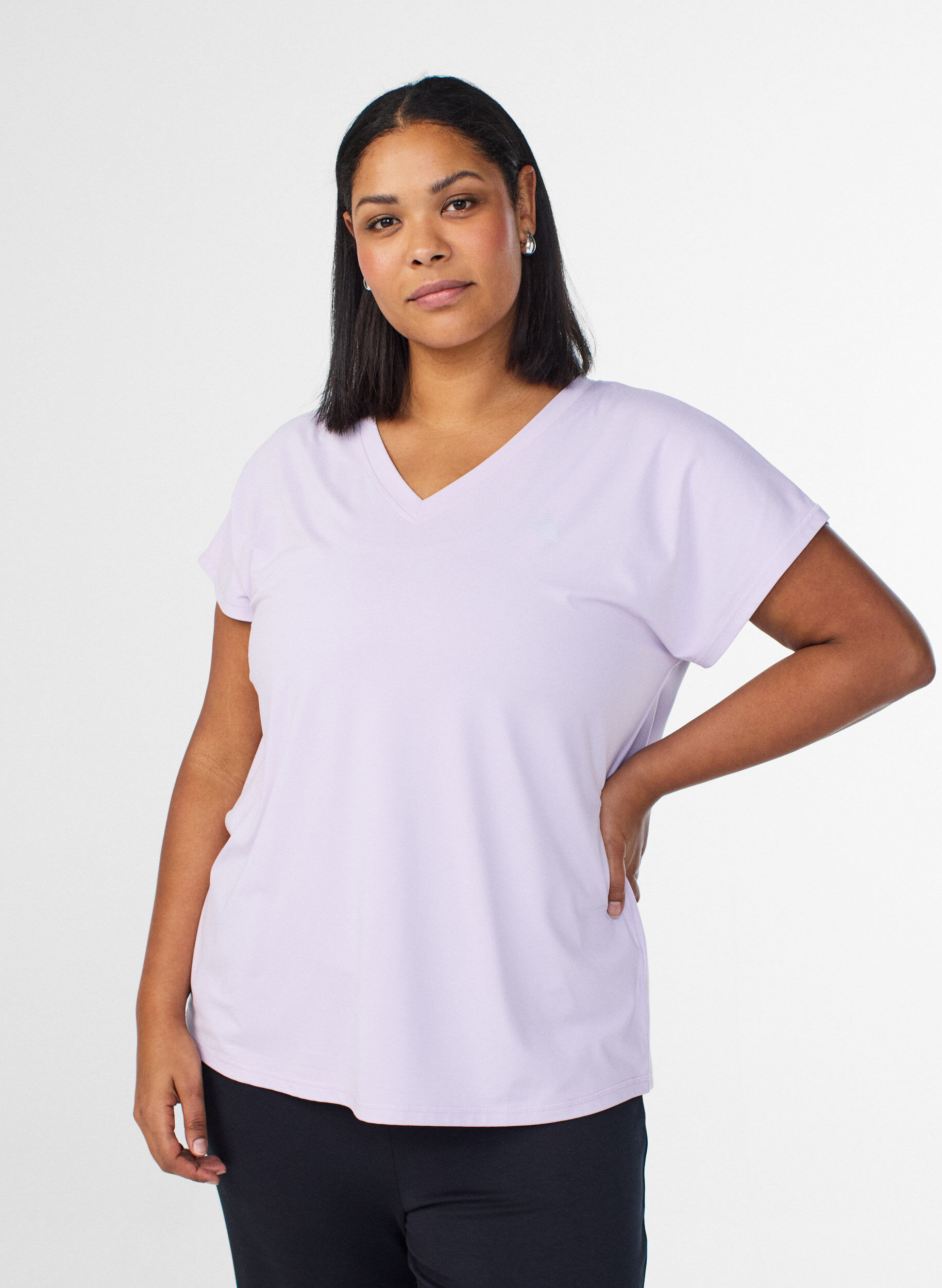V&auml;lj&auml; treenipaita, jossa on V-p&auml;&auml;ntie, Violetti, Model