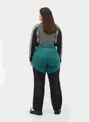 Talviurheiluhousut taskuilla, Mallard Green Comb, Model