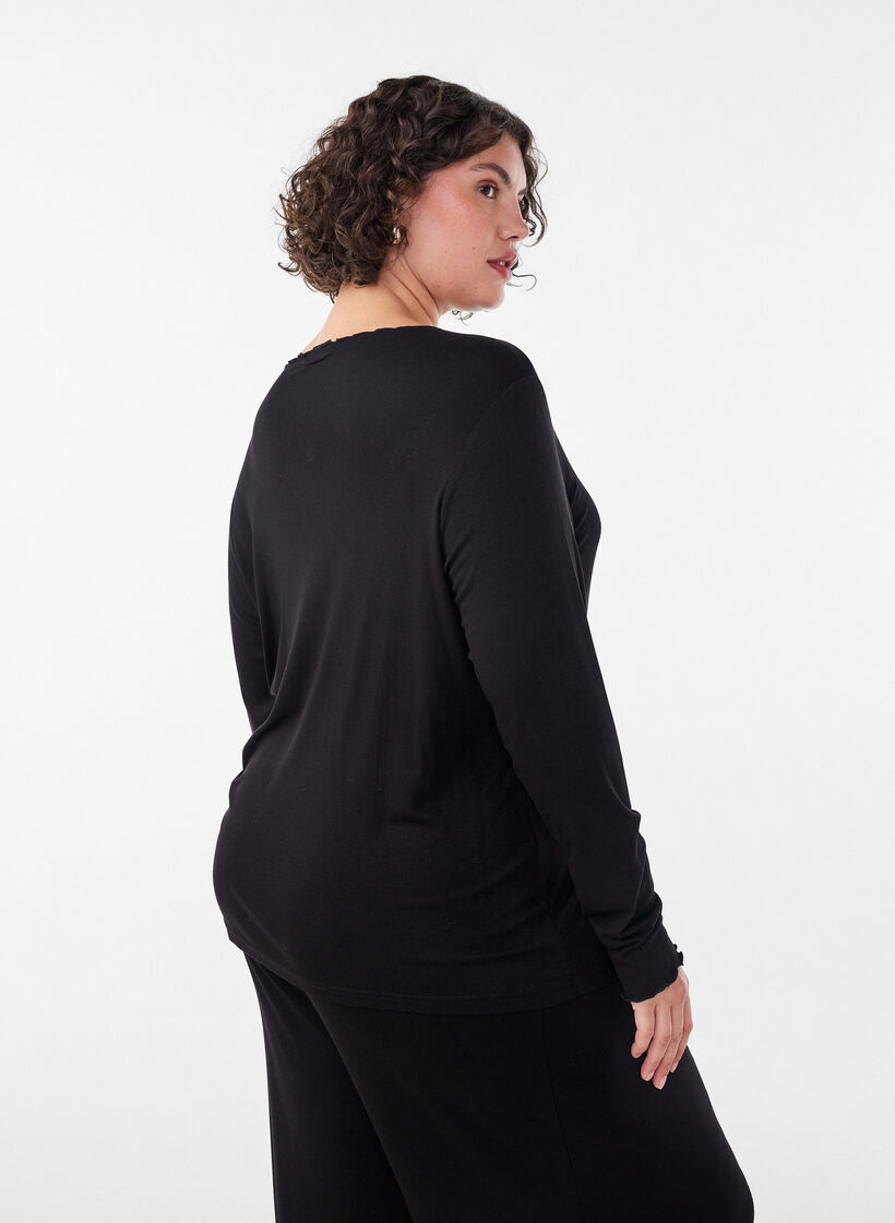 Pitk&auml;hihainen viskoosiy&ouml;paita, Musta, Model image number 2