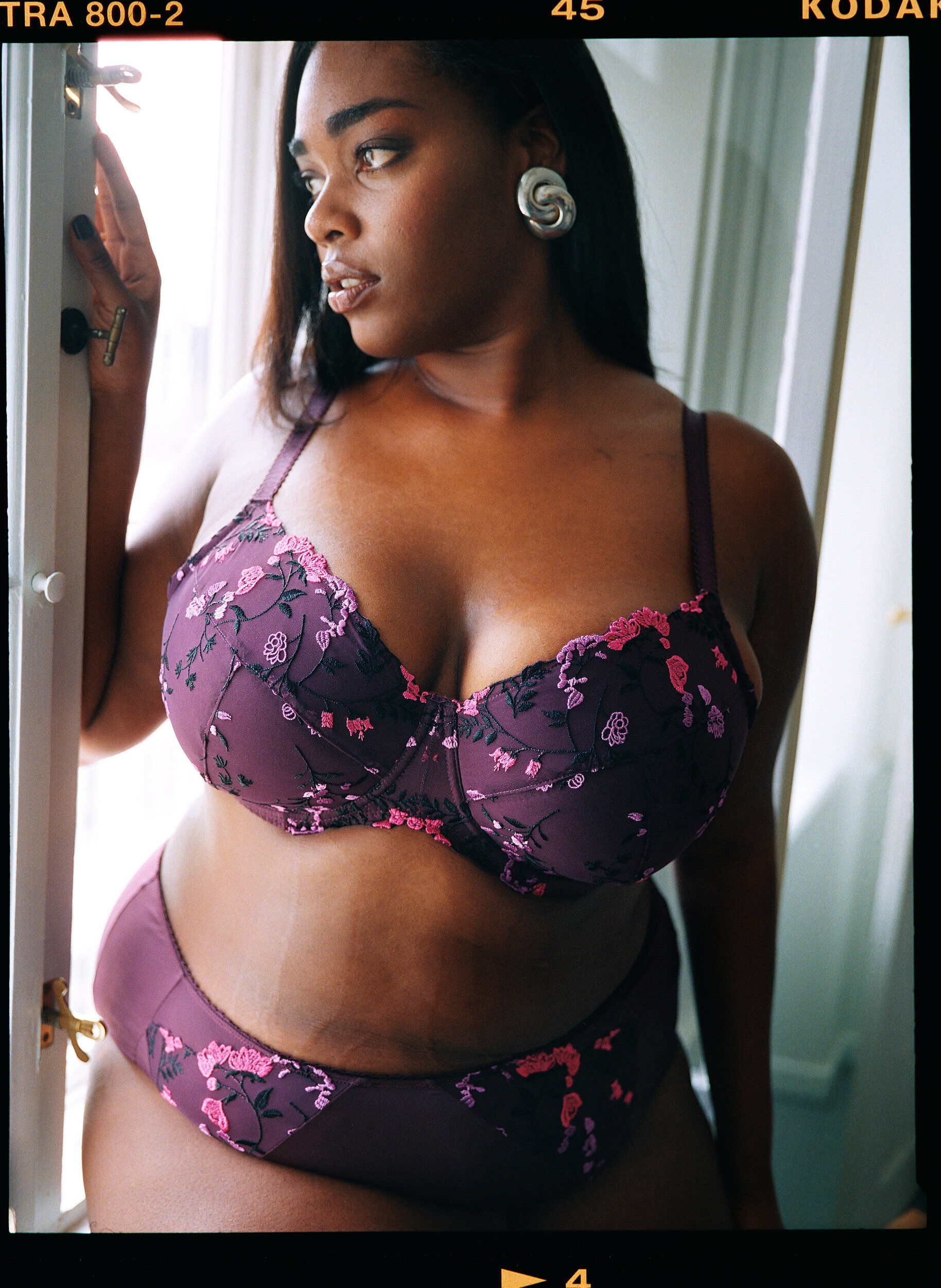 Zizzi Topatut rintaliivit kukkakirjailulla, Violetti, Image image number 0