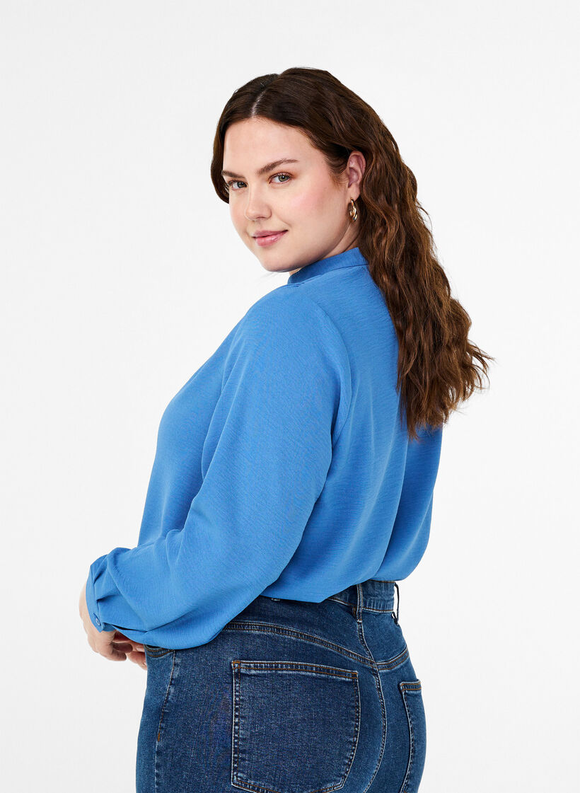 Pitkähihainen paitapusero, jossa on V-pääntie, Riverside, Model image number 1