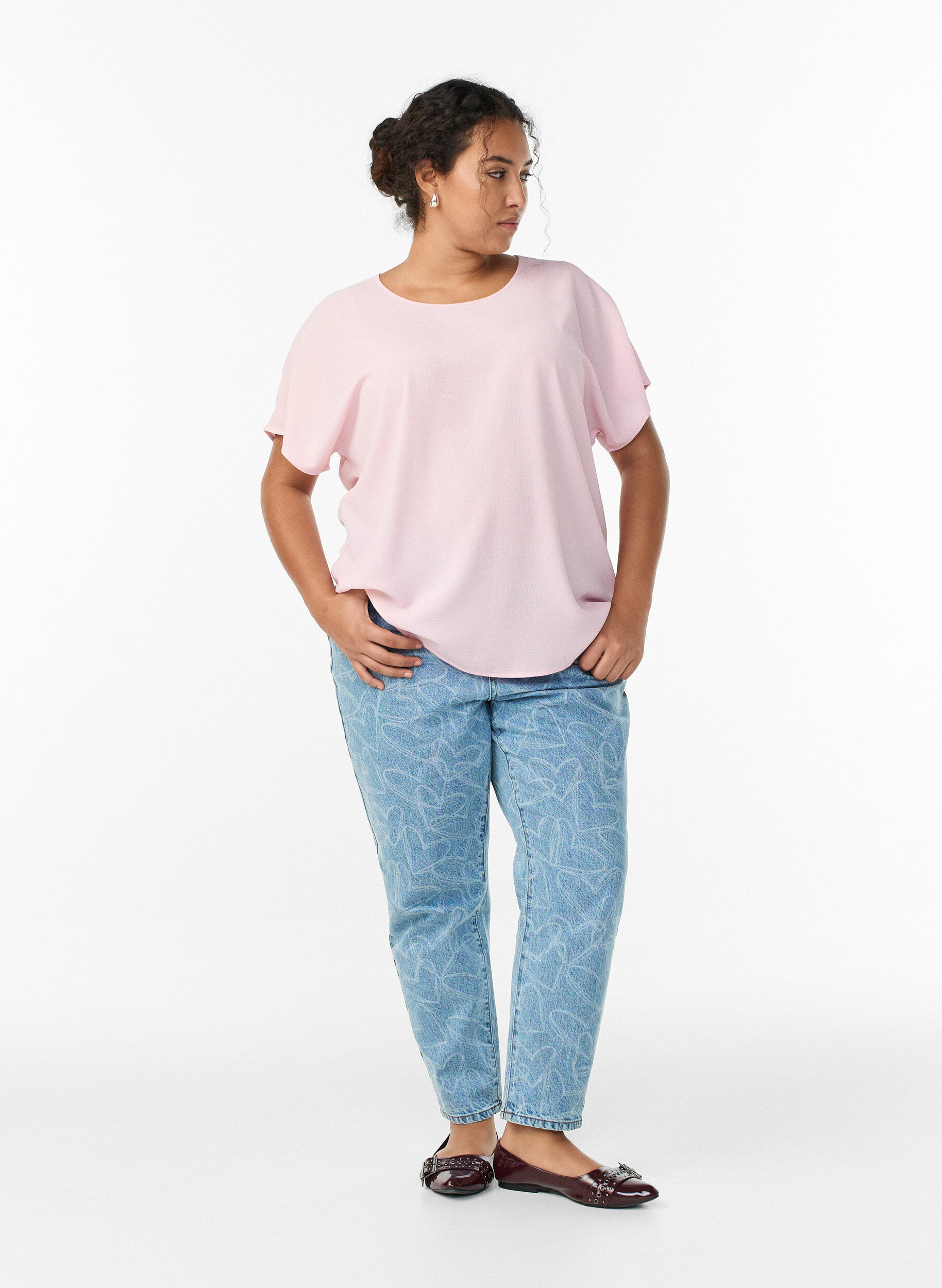 ZizziPusero lyhyill&auml; hihoilla ja py&ouml;re&auml;ll&auml; p&auml;&auml;ntiell&auml;, Vaaleanpunainen, Model image number 1