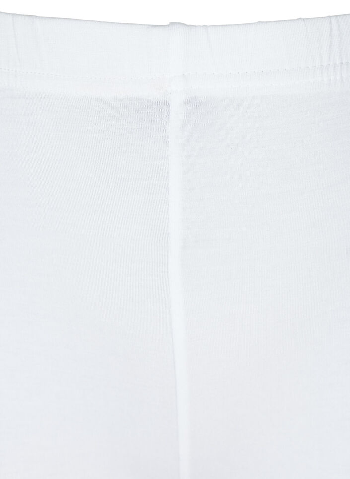 Py&ouml;r&auml;ilyshortsit pitsireunuksella, Valkoinen, Packshot image number 2