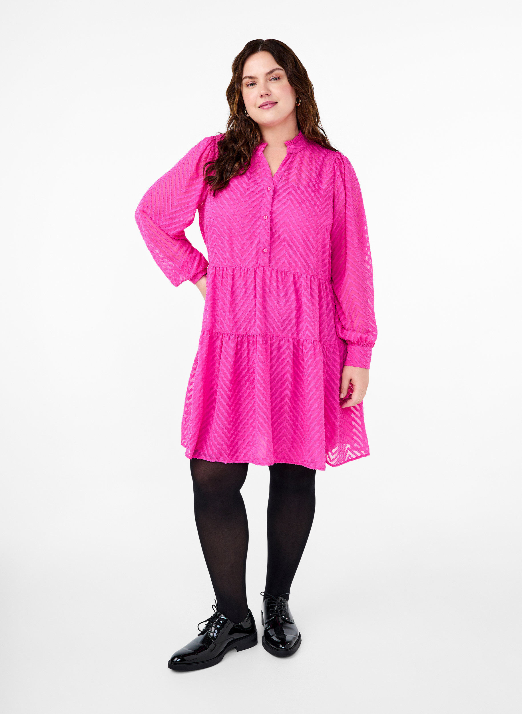 Zizzi Teksturoitu lyhyt mekko r&ouml;yhel&ouml;kauluksella, Magenta, Model image number 2