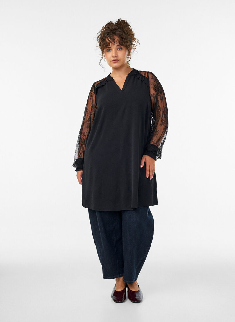 Tunika l&auml;pikuultavilla pitsihihoilla, Musta, Model image number 1