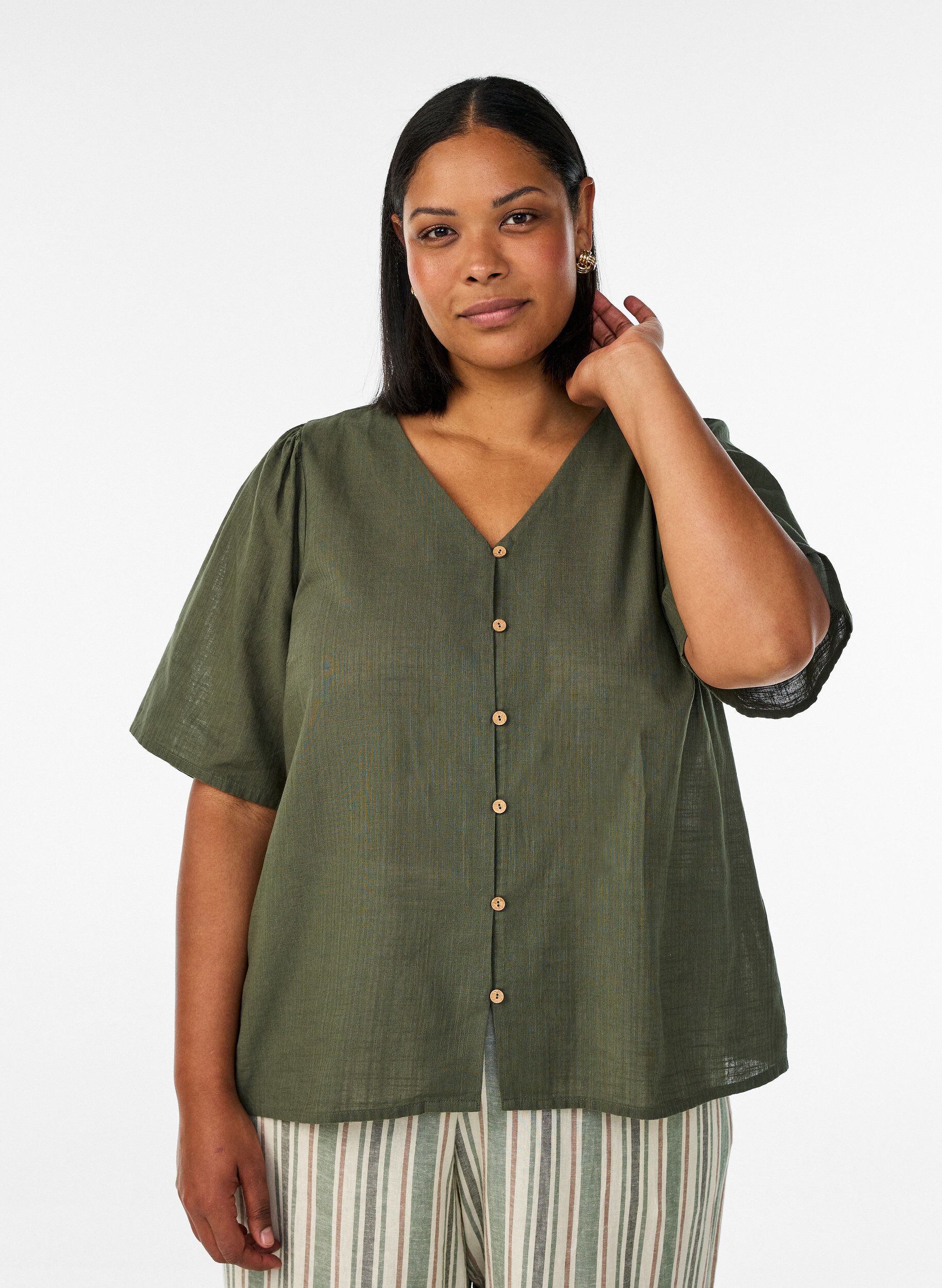 ZizziLyhythihainen puuvillapaita V-p&auml;&auml;ntiell&auml;, Vihre&auml;, Model image number 0