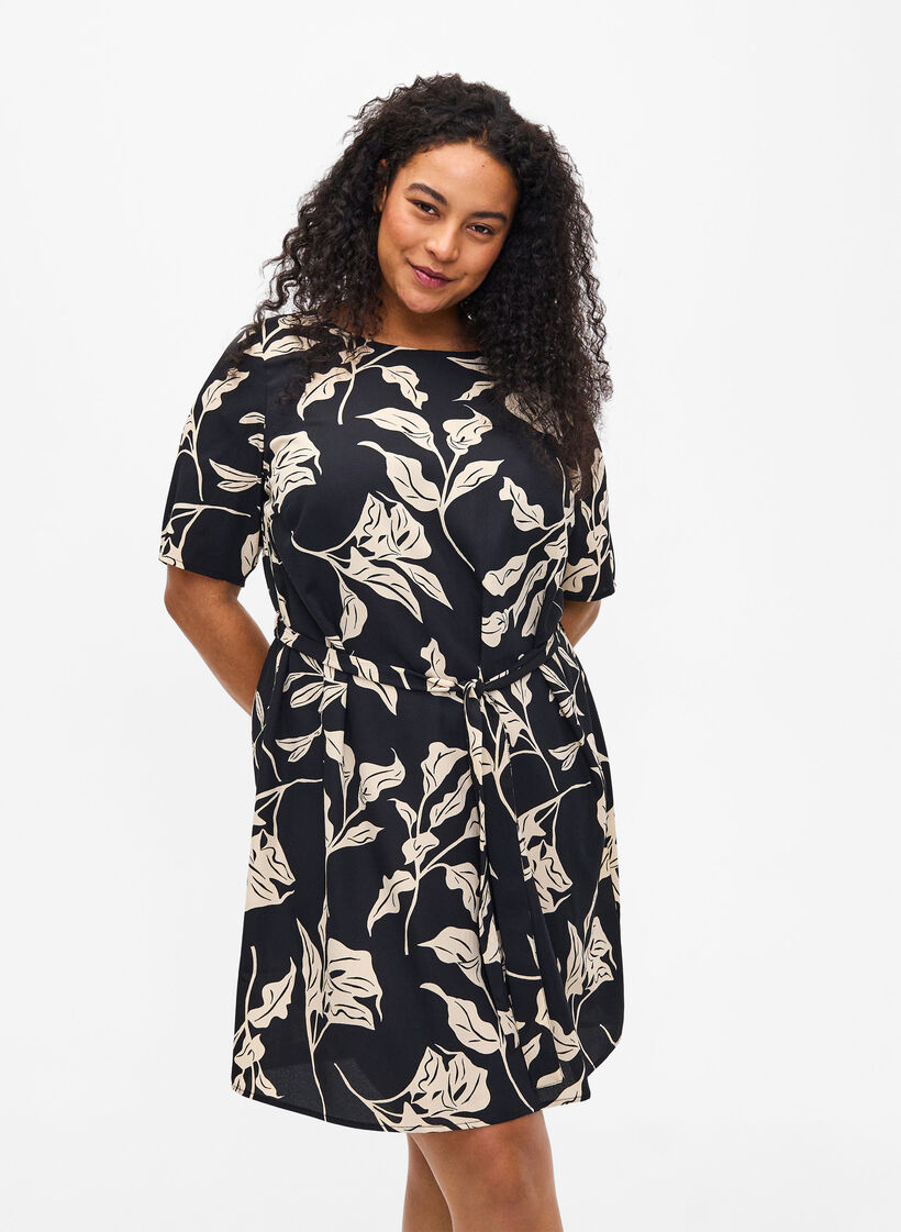 FLASH - Lyhythihainen mekko vyöllä, Black Off White Fl., Model image number 0