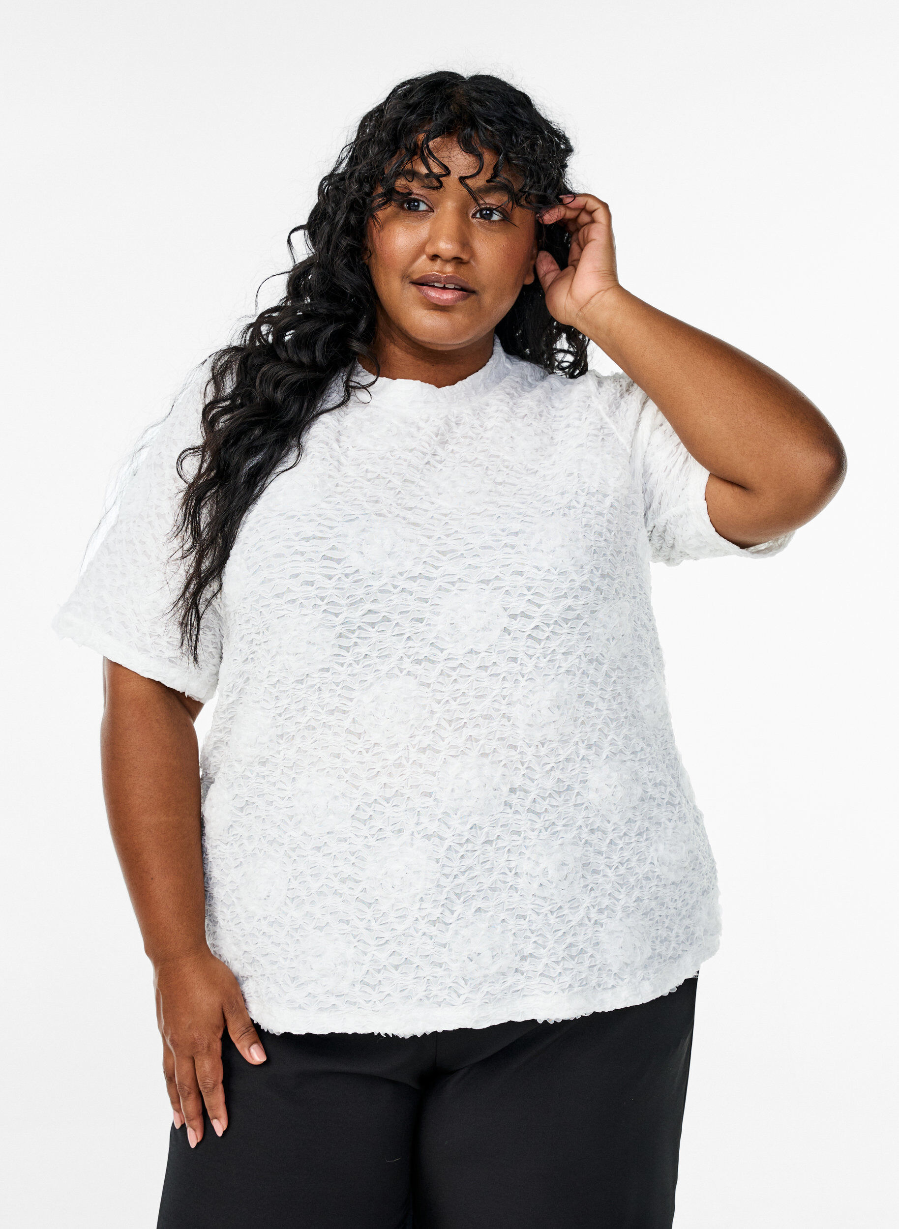 Pusero, jossa on 3D-kukkia ja lyhyet hihat, Valkoinen, Model