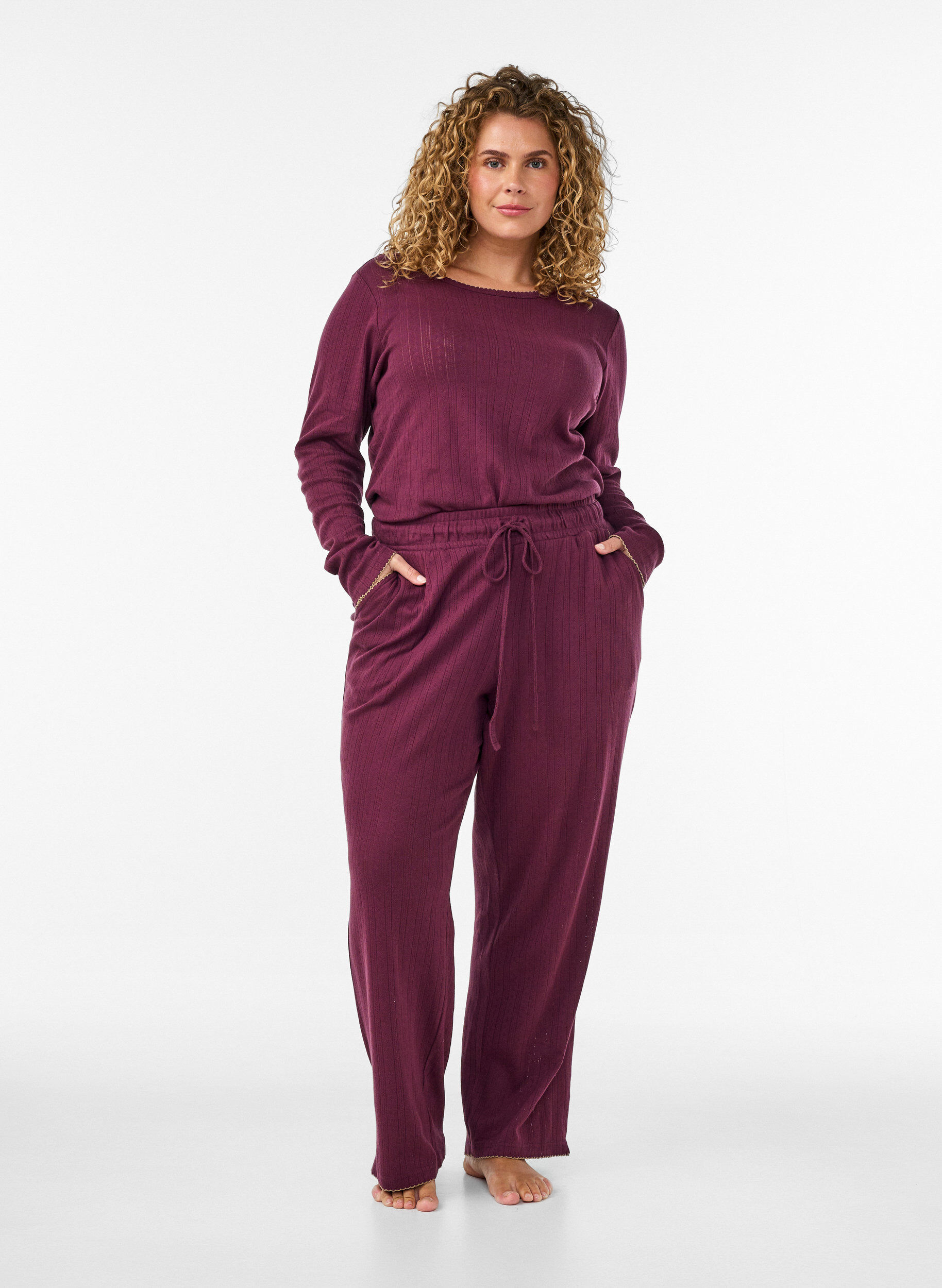ZizziLuomupuuvillainen pyjamapaita rei&rsquo;itetyll&auml; kirjailulla, Tumma Bordeaux, Model image number 1
