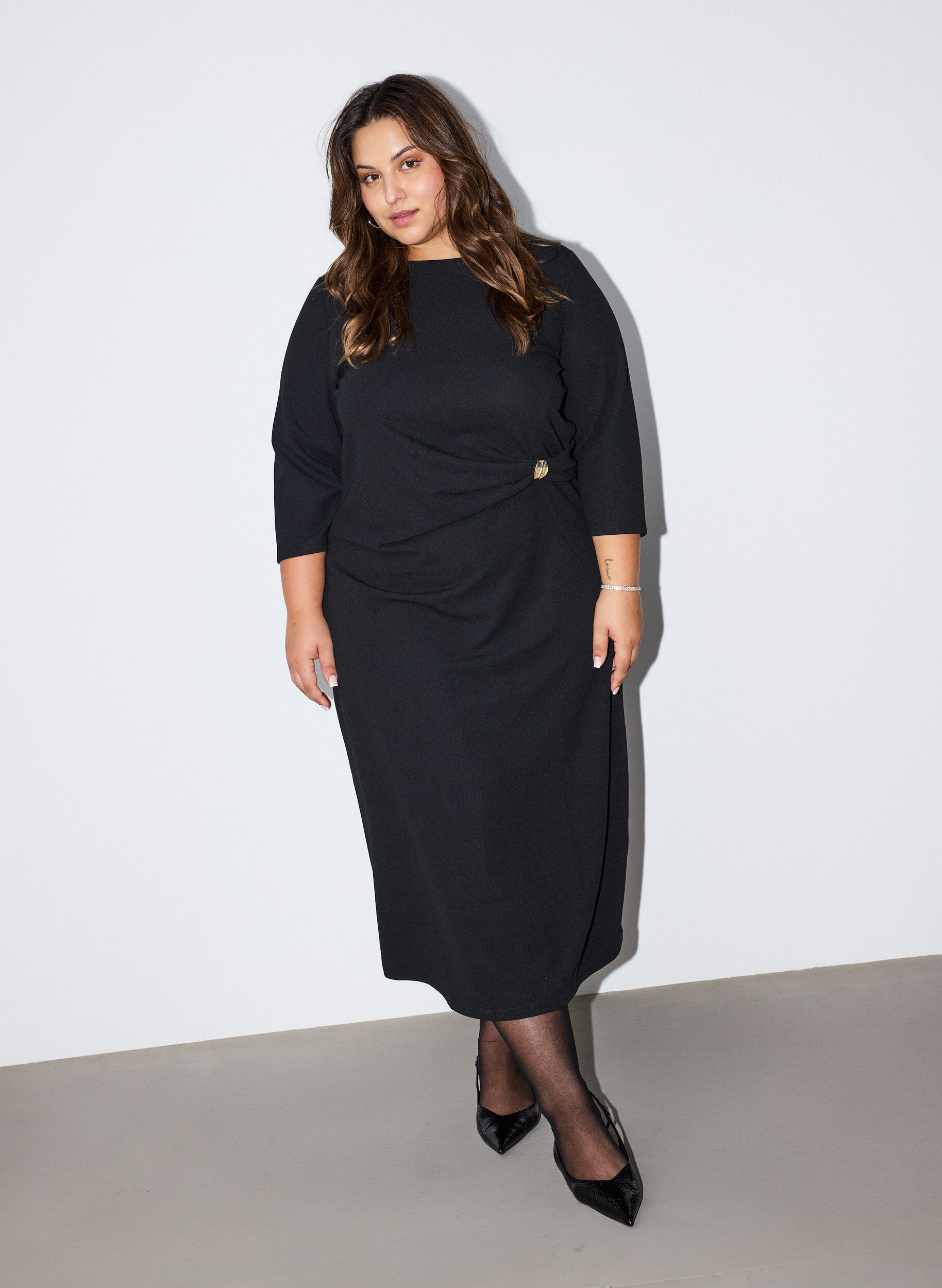 ZizziJerseymekko drapeerauksella ja koristesoljella, Musta, Model image number 0