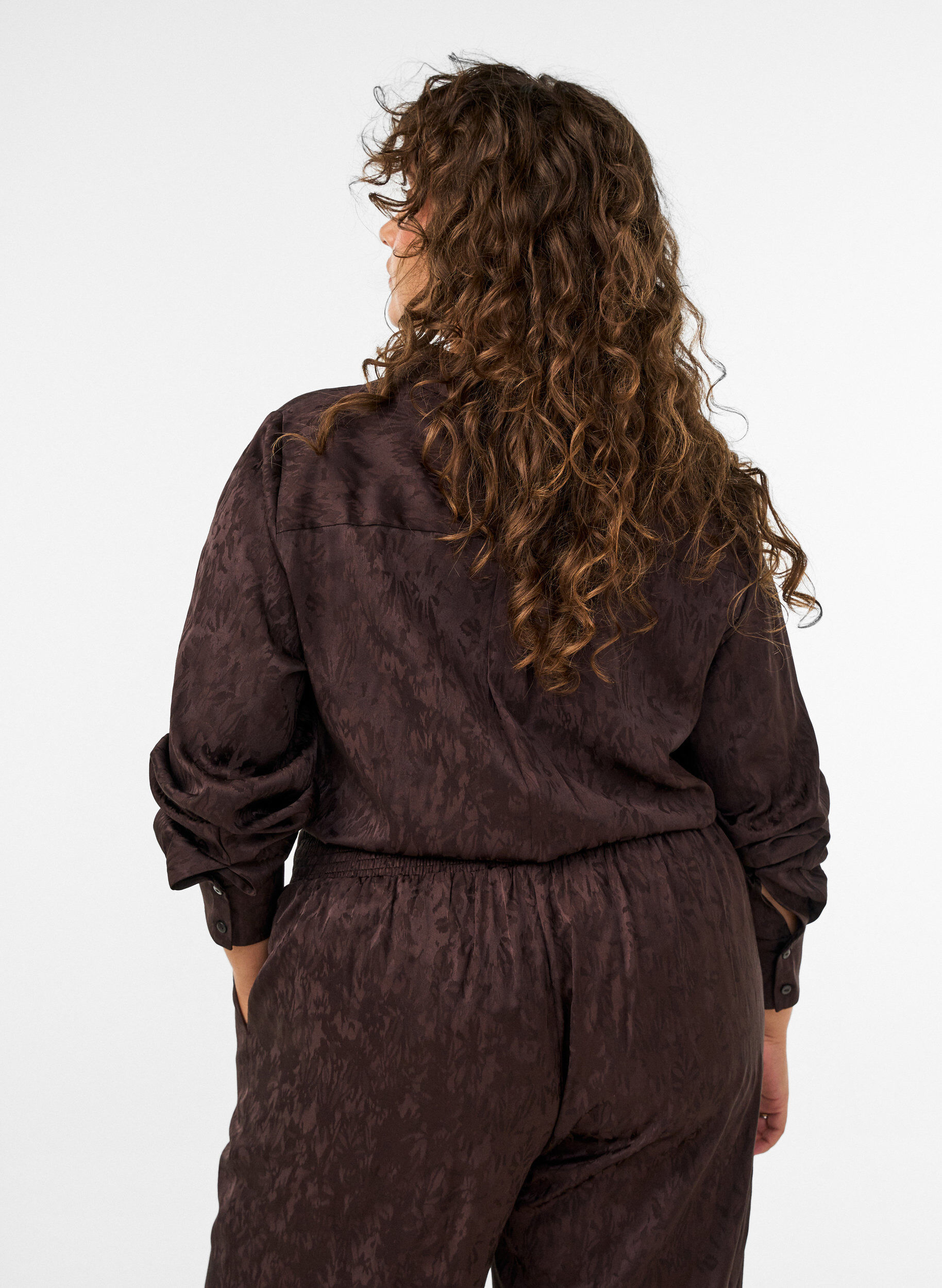 ZizziPaita samans&auml;vyisell&auml; paisley-kuviolla, Ruskea, Model image number 2