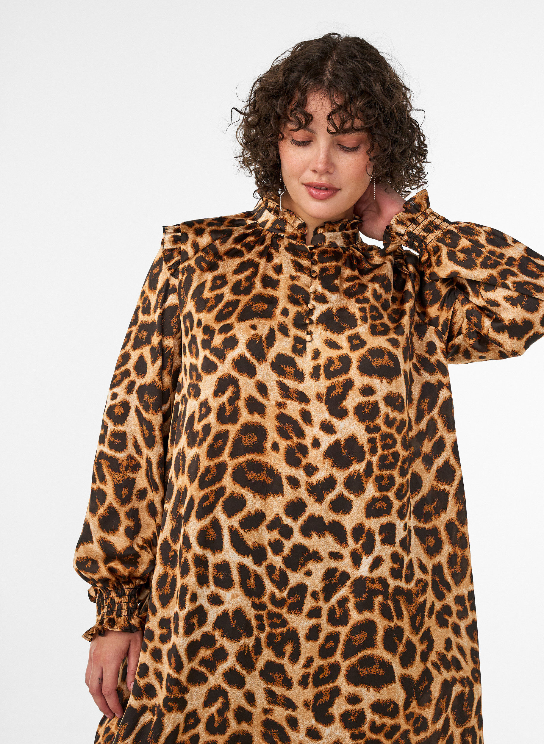 ZizziMekko leopardikuosilla ja r&ouml;yhel&ouml;yksityiskohdilla, Ruskea, Model image number 2