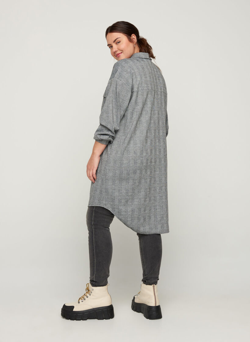 Pitkä ruudullinen paita rintataskuilla, Black Check , Model image number 1