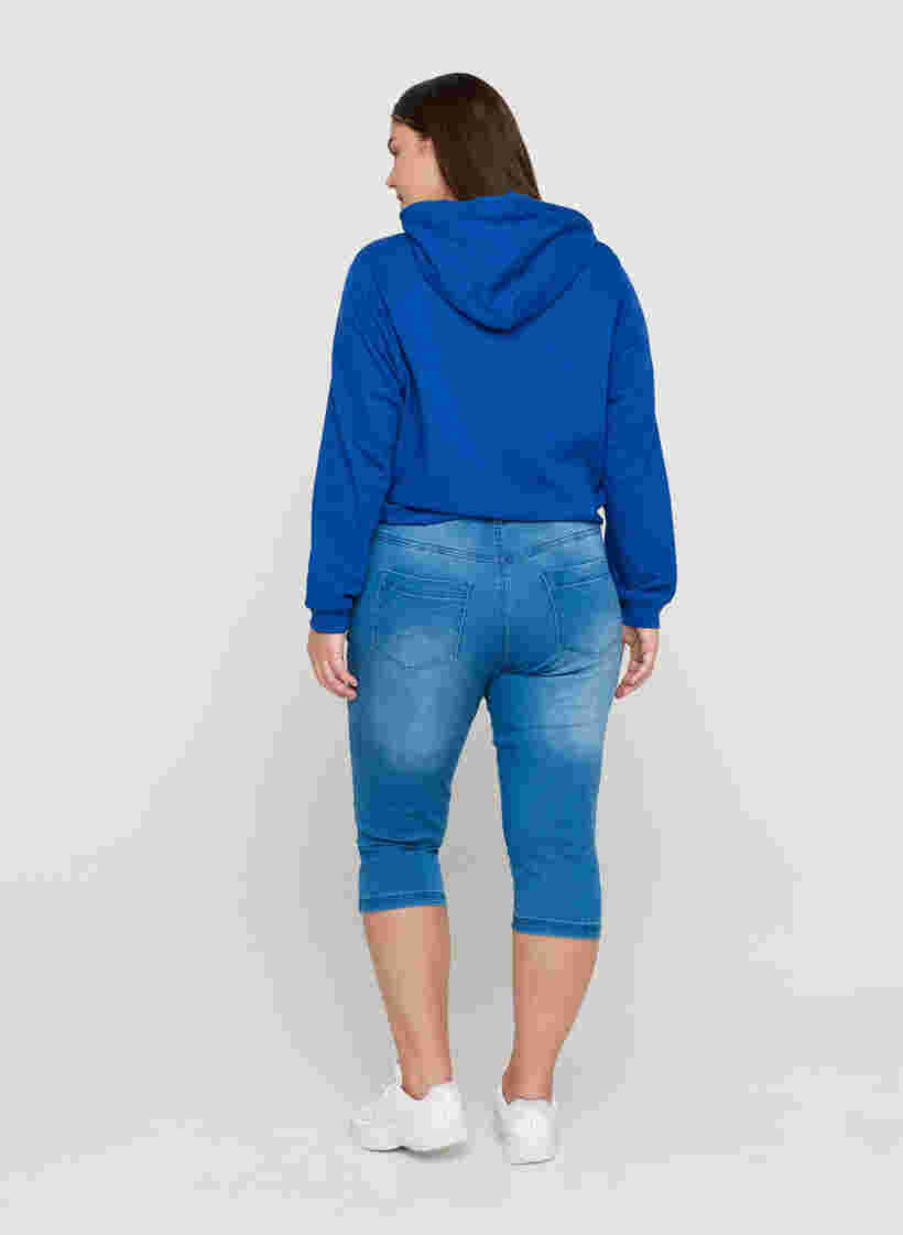 Slim fit Emily-farkkucaprit, Light blue denim, Model image number 2