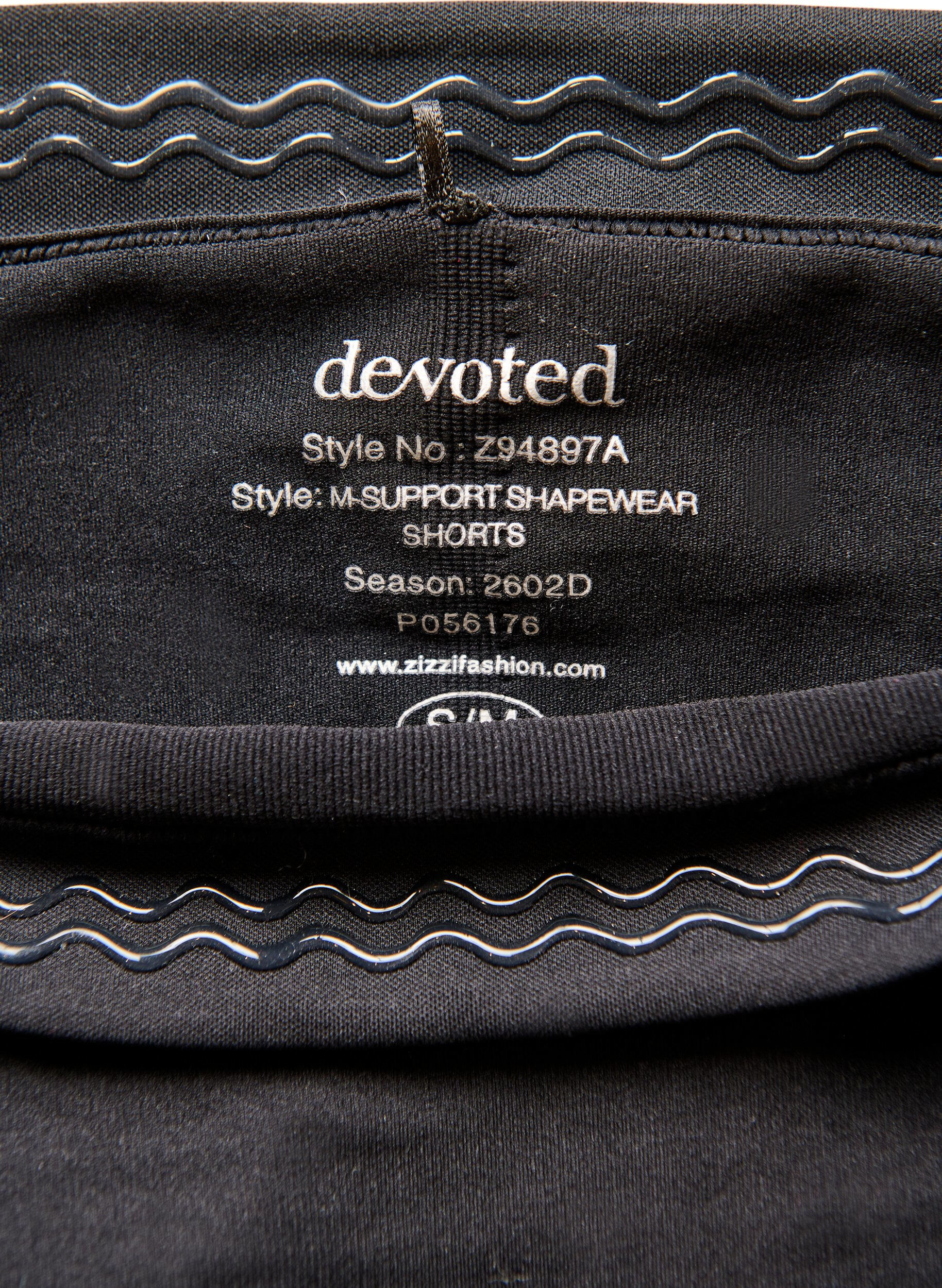 Zizzi Muotoilevat shortsit keskivahvalla tuella ja korkealla vy&ouml;t&auml;r&ouml;ll&auml;, Musta, Packshot image number 4