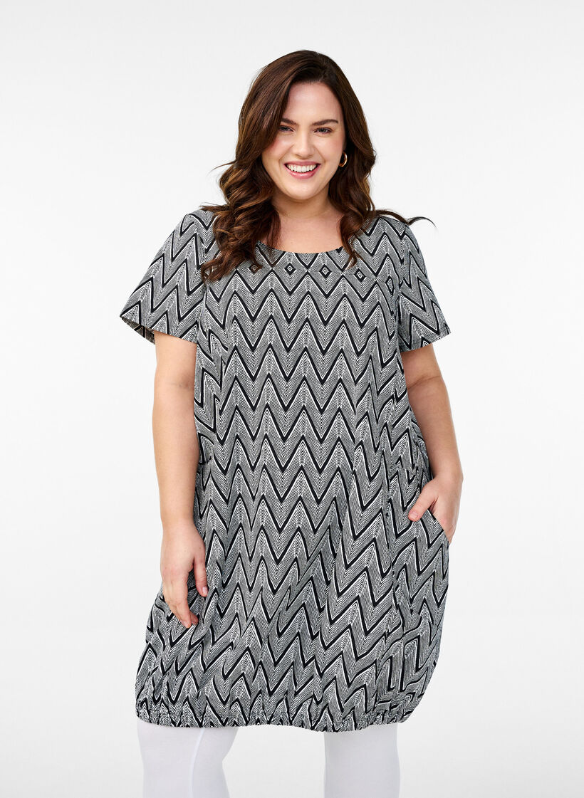 Lyhythihainen painokuvioitu puuvillamekko, Musta, Model image number 0