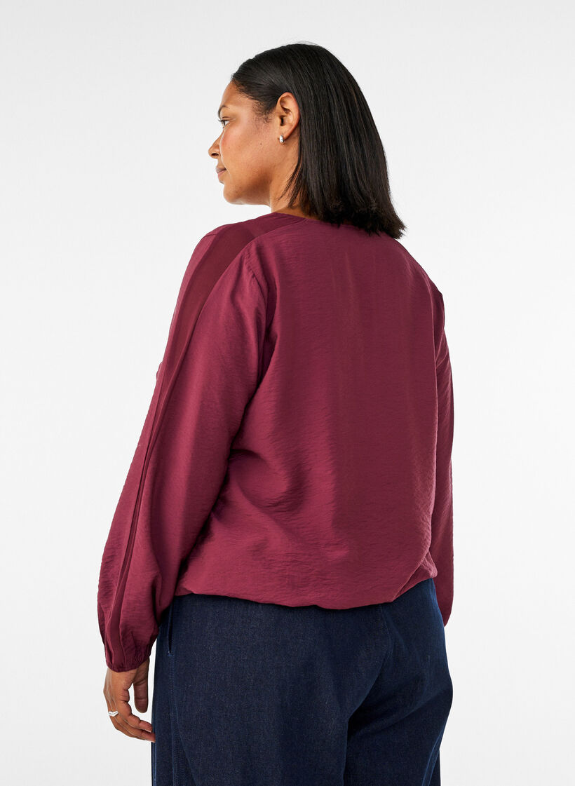 Pusero pallohihoilla ja sifonkiyksityiskohdilla, Punainen, Model image number 2