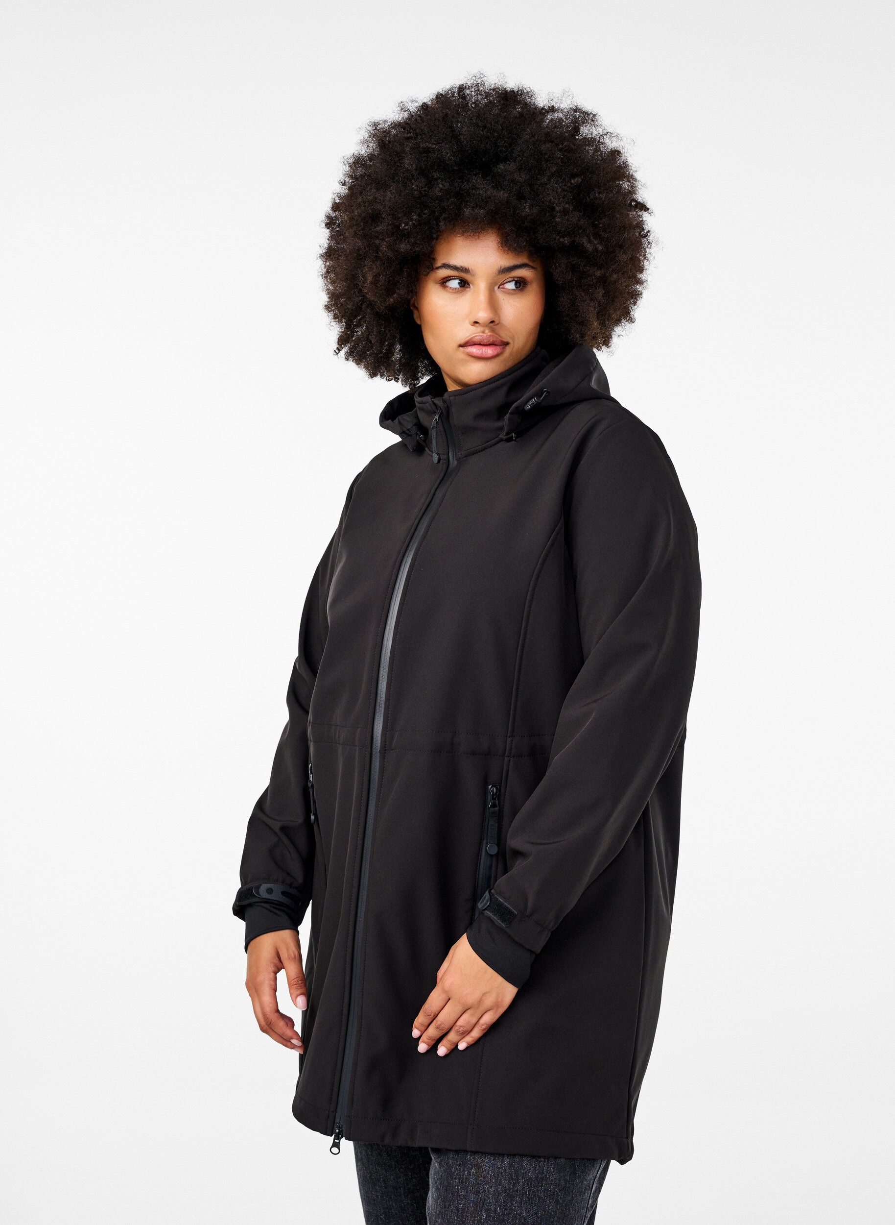 Softshell-takki irroitettavalla hupulla, Musta, Model