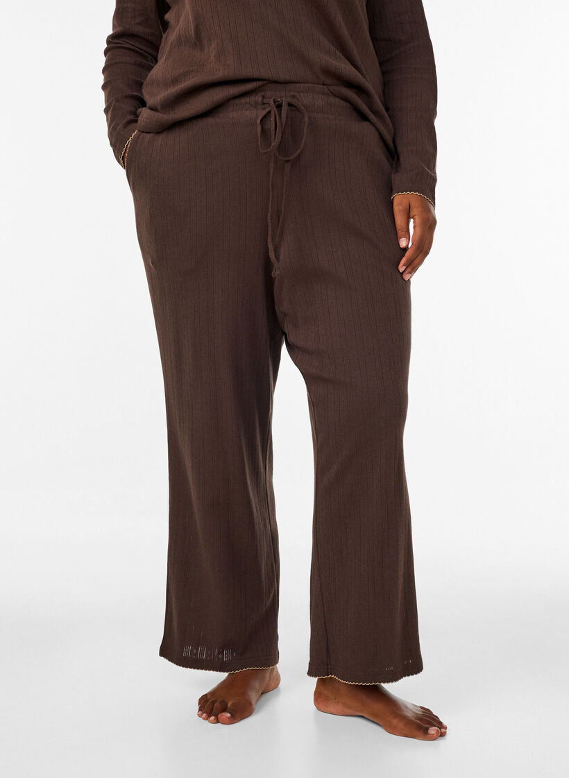 Luomupuuvillaiset pyjamahousut rei&rsquo;itetyll&auml; kirjailulla, Ruskea, Model image number 0