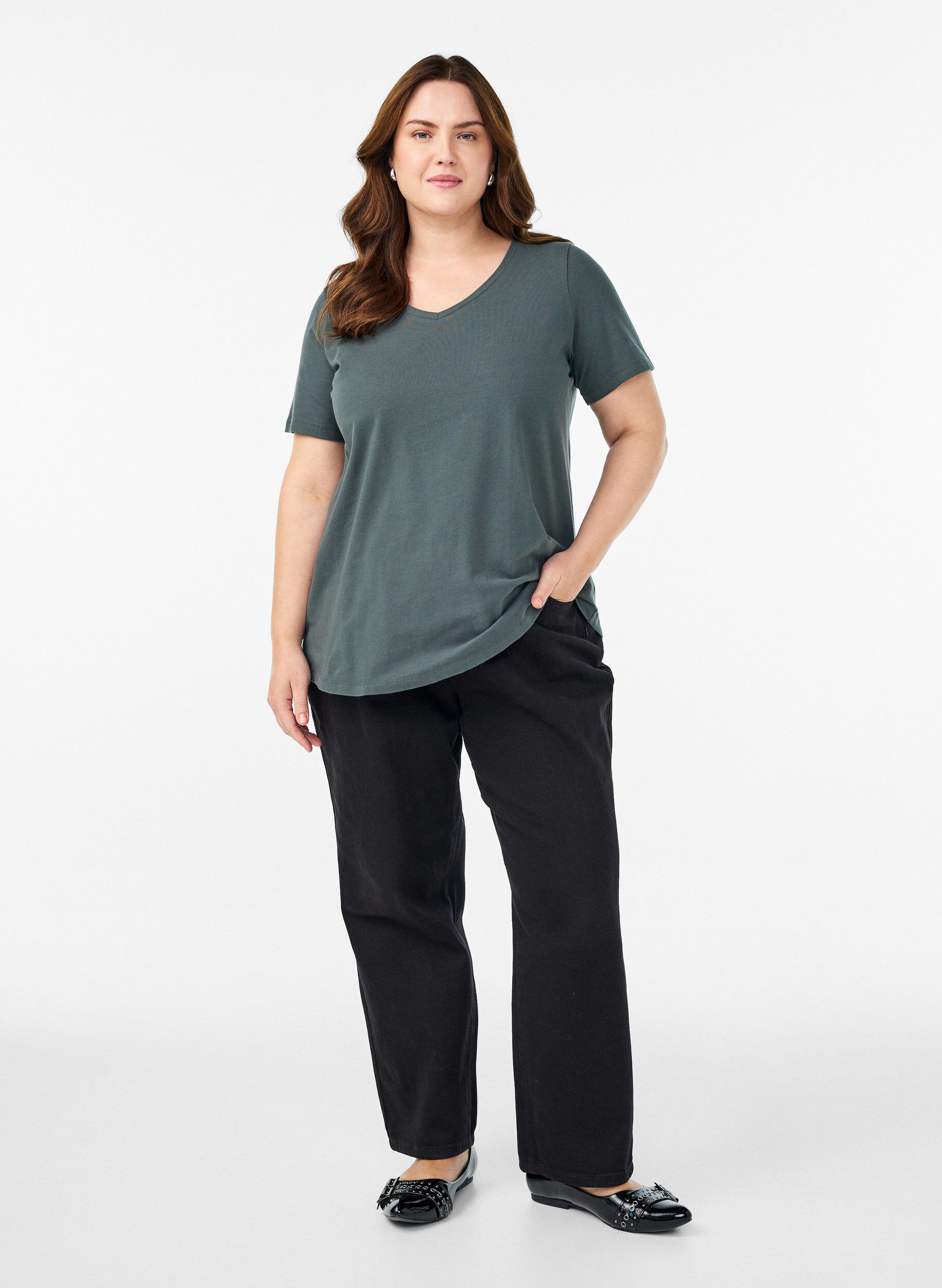 Zizzi Yksiv&auml;rinen perus t-paita puuvillasta, Vihre&auml;, Model image number 1