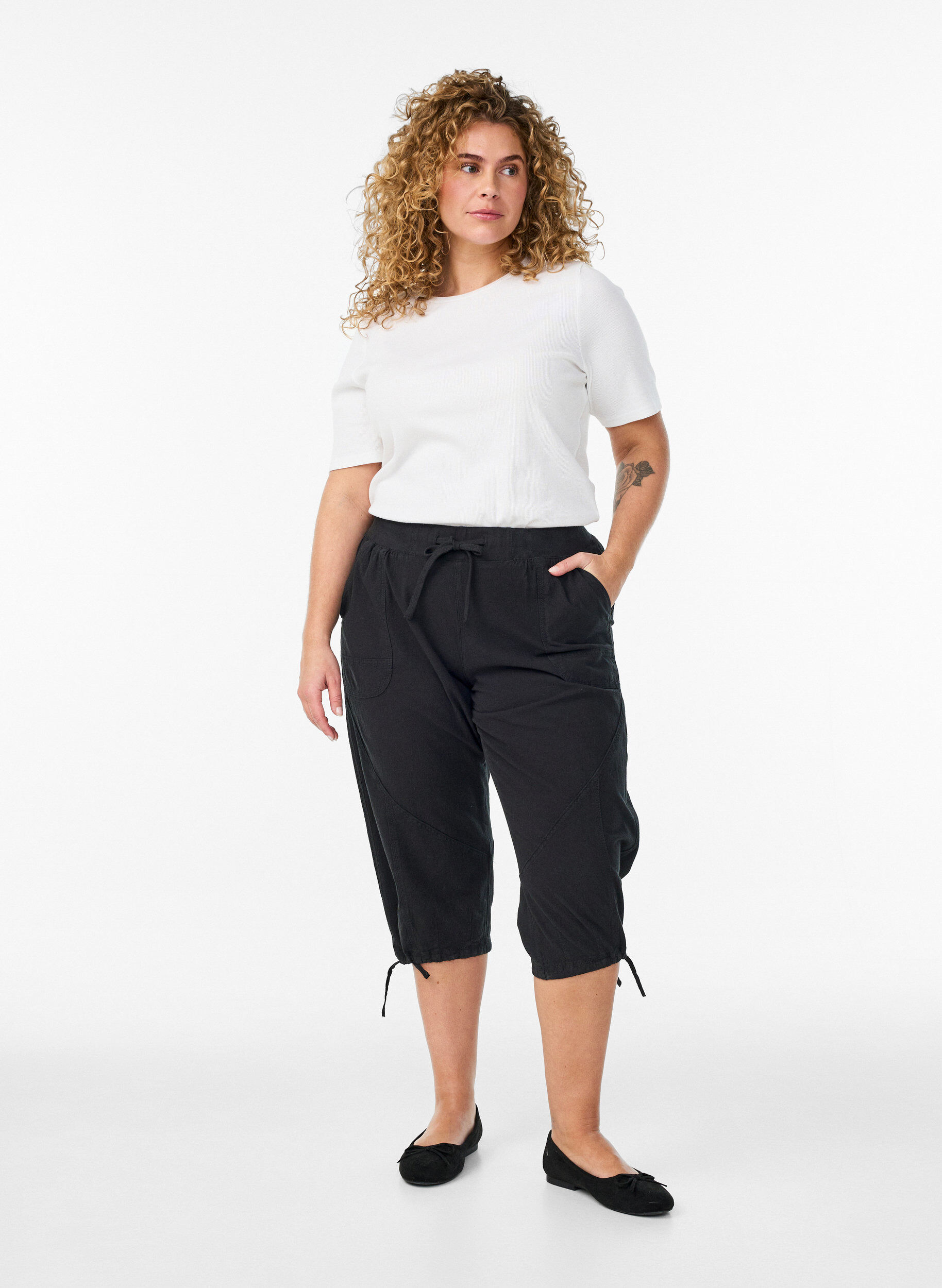 Puuvillacaprit, Musta, Model
