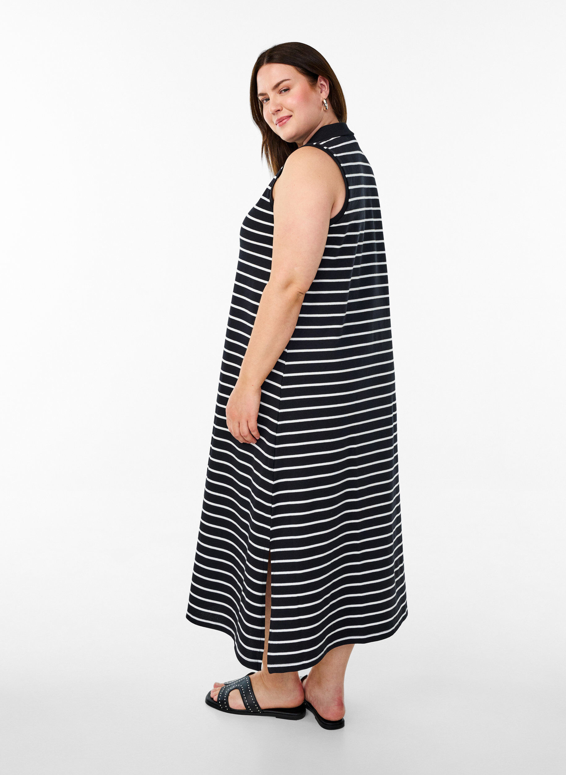 Zizzi Hihaton polo-mekko midi-pituudella, Musta, Model image number 1