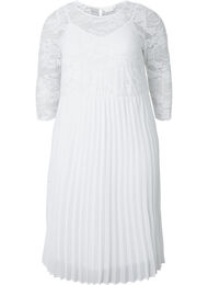 Pliseerattu mekko pitsillä ja 3/4-hihoilla, Bright White