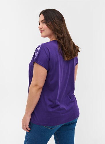Puuvillainen t-paita printtiyksityiskohdilla , Violet Ind Mel Feath, Model image number 1