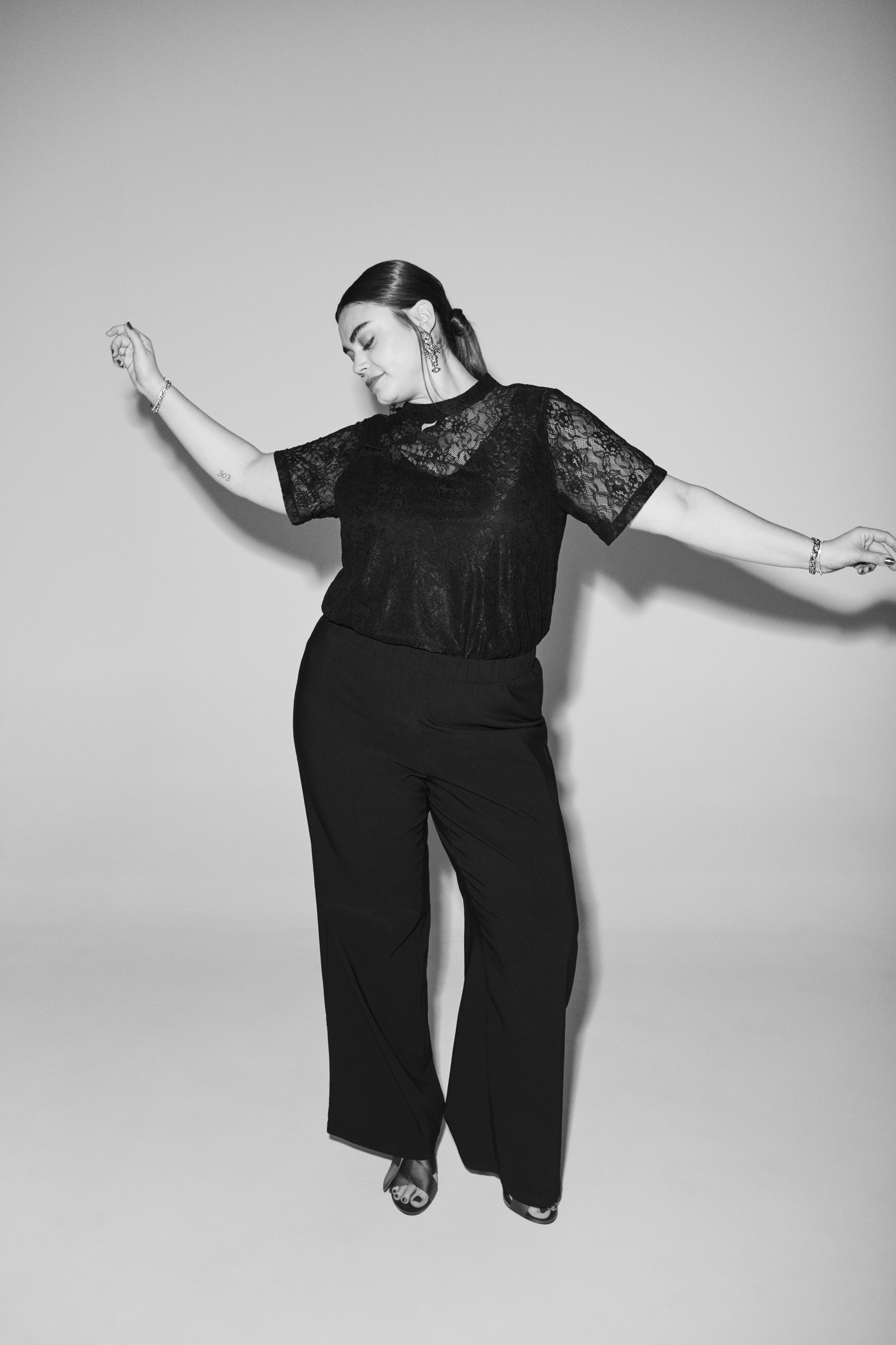 Zizzi Pitsinen pusero yksityiskohdilla, , Model