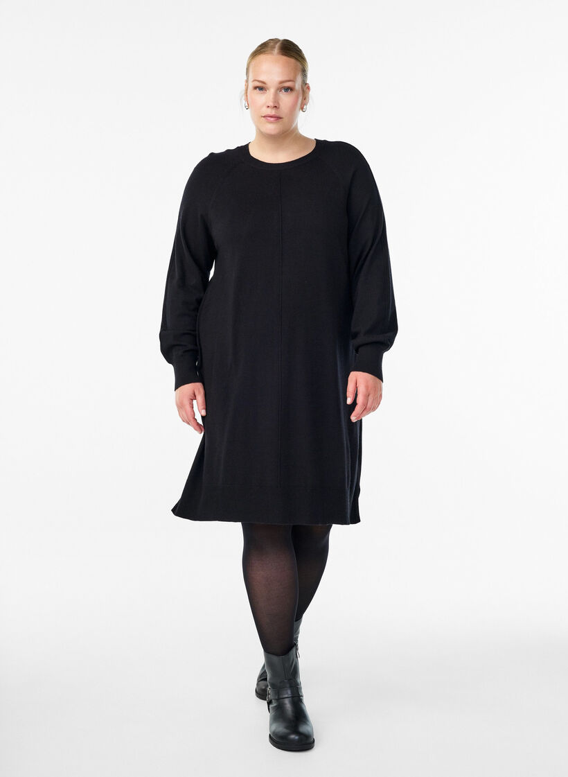 Lyhyt neulemekko raglanhihoilla ja keskisaumalla, Musta, Model image number 1