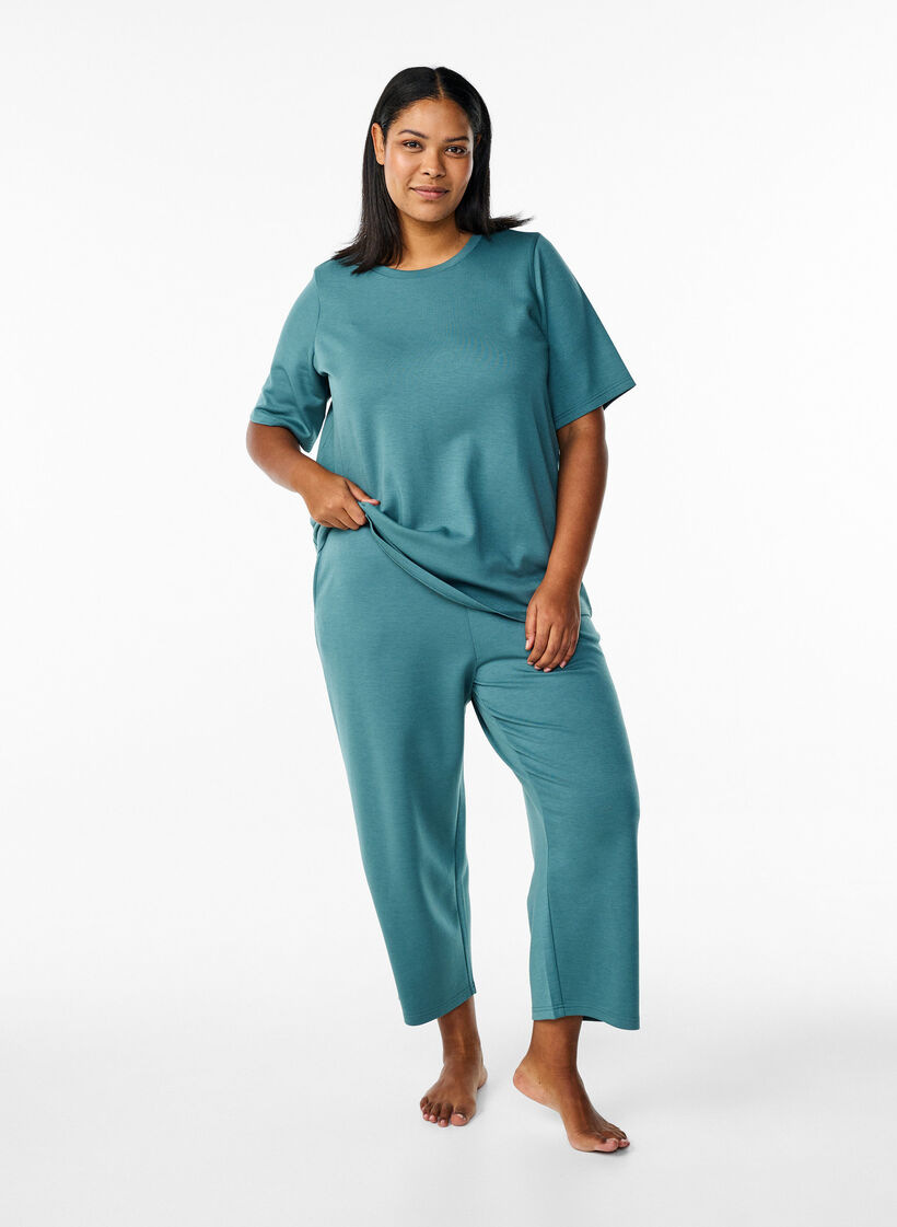 7/8-pituiset modaalisekoitehousut, joissa on taskut, Vihreä, Model image number 0