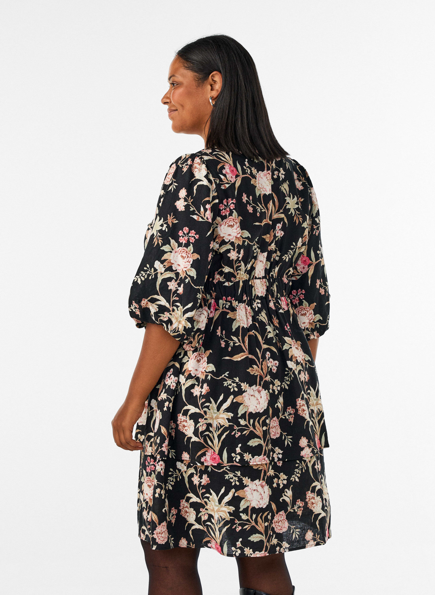 ZizziKukallinen mekko pellavaa ja viskoosia empirelinjalla, Musta, Model image number 2